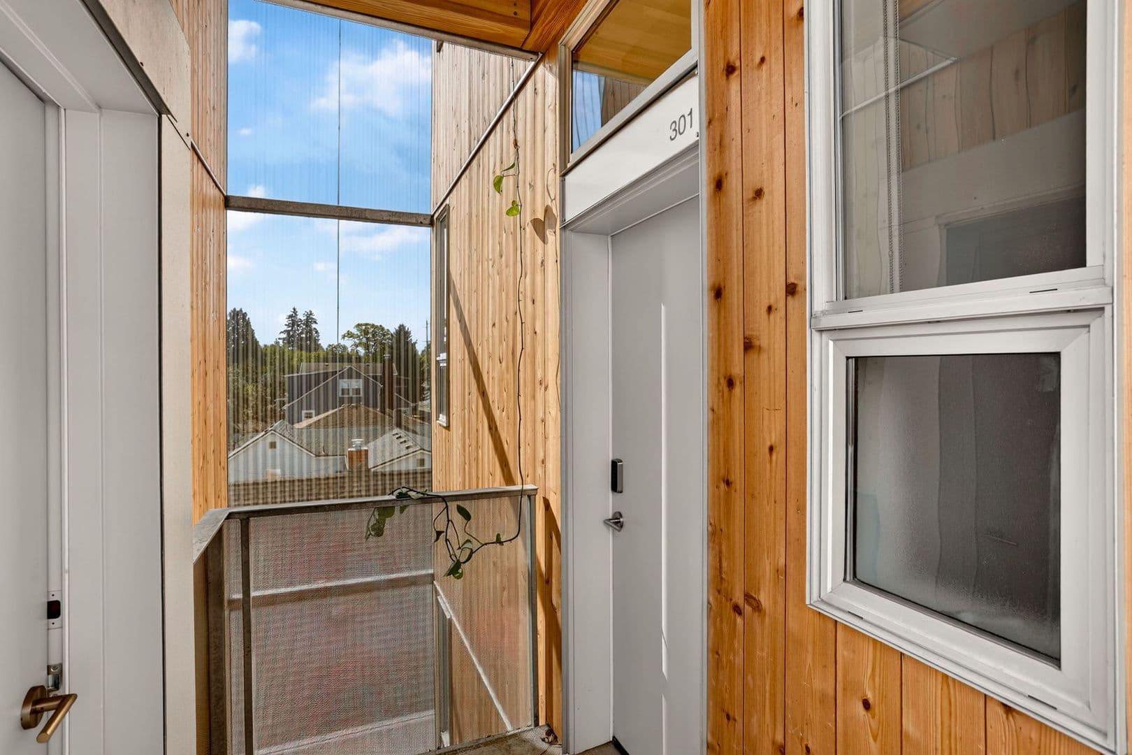 Portland Apartment: 7480 N Delaware