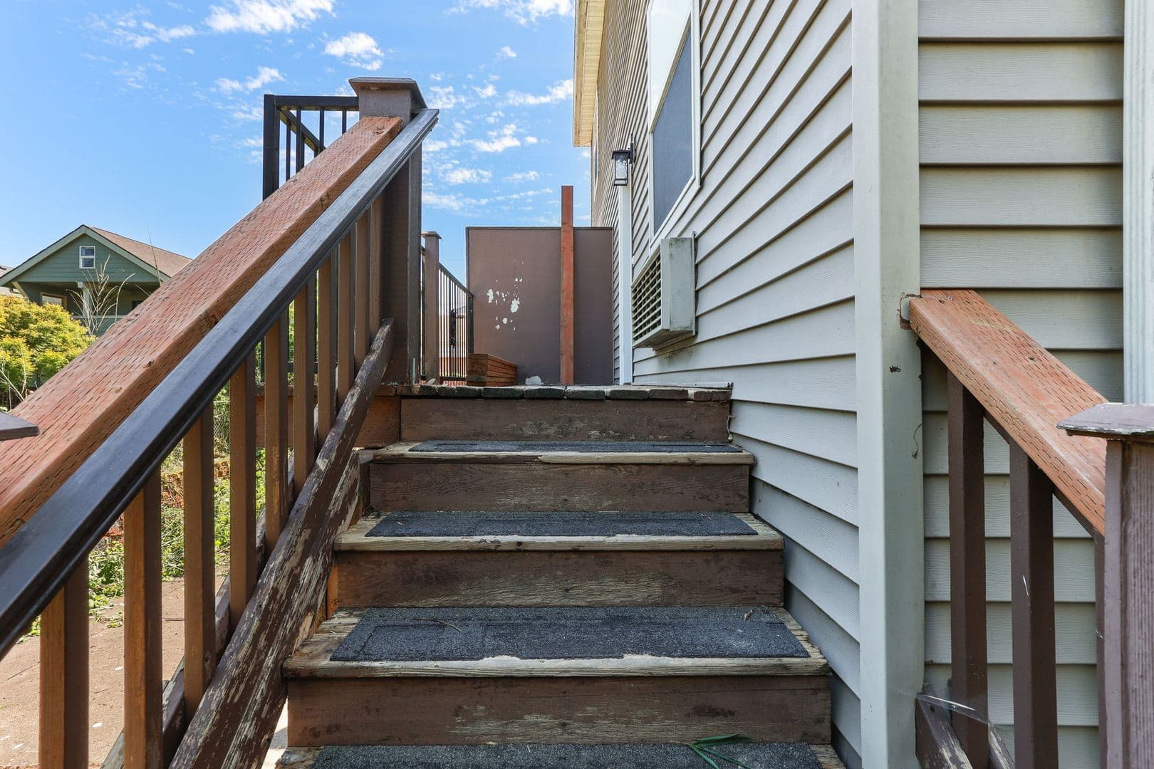 Portland Apartment: 2020 NE Rodney