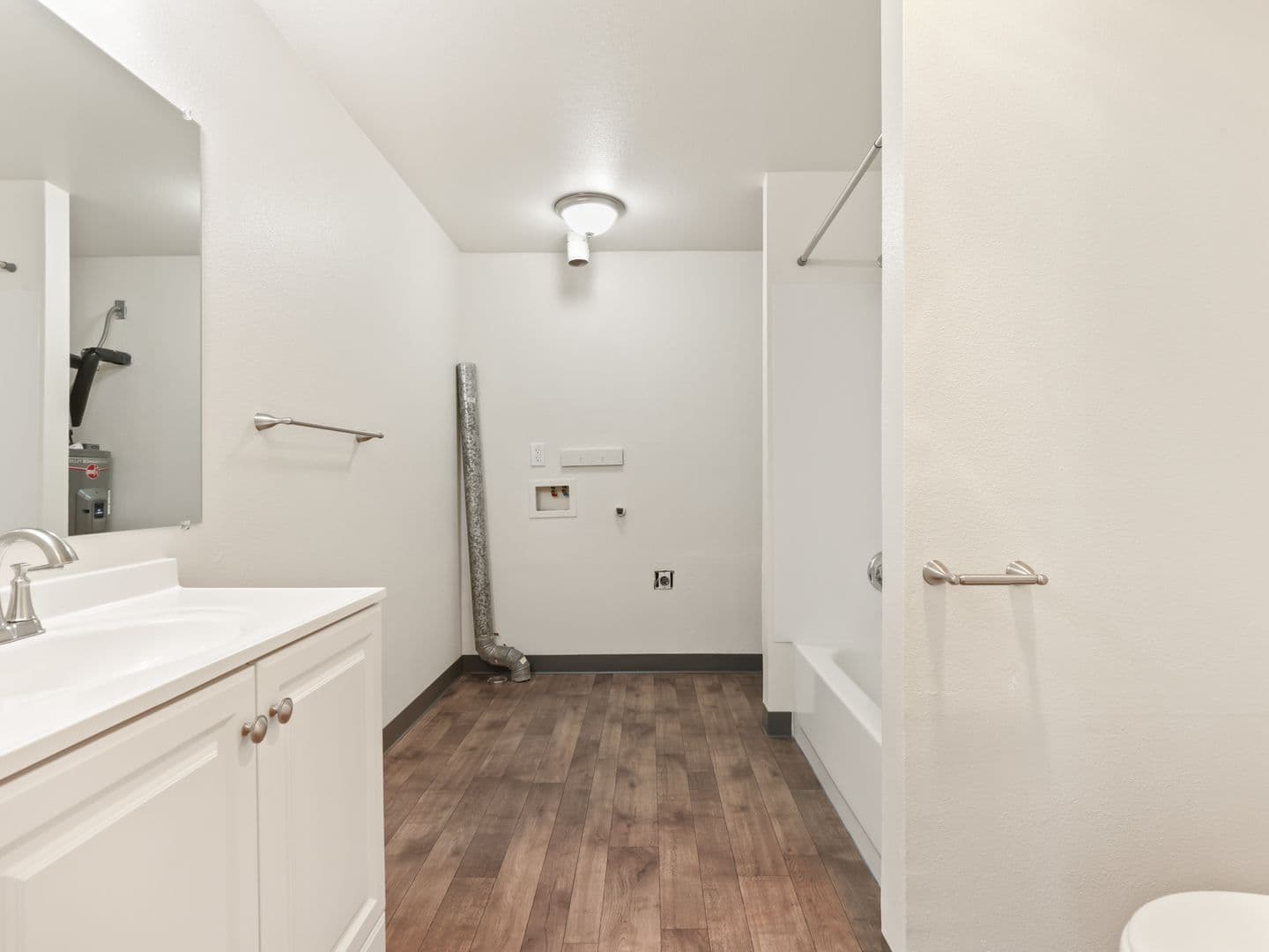 Portland Apartment: 13024 SE Tessa St