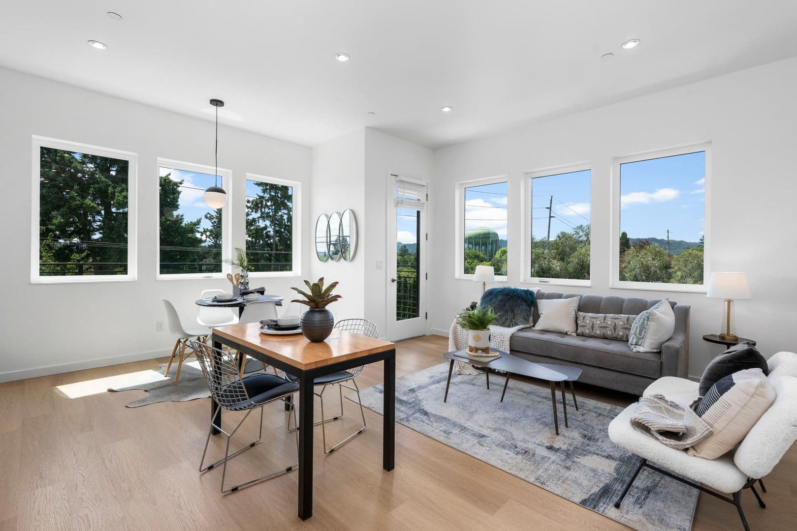 Portland Apartment: 1525 N Humboldt St