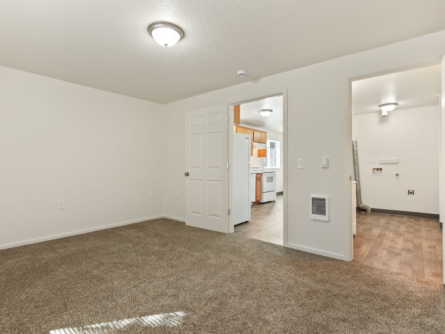 Portland Apartment: 13024 SE Tessa St