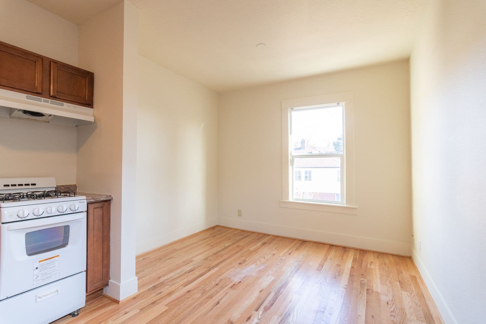 Portland Apartment: 6020 NE Glisan