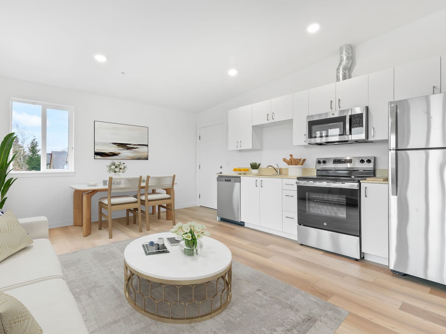 Portland Apartment: 311 NE Graham St