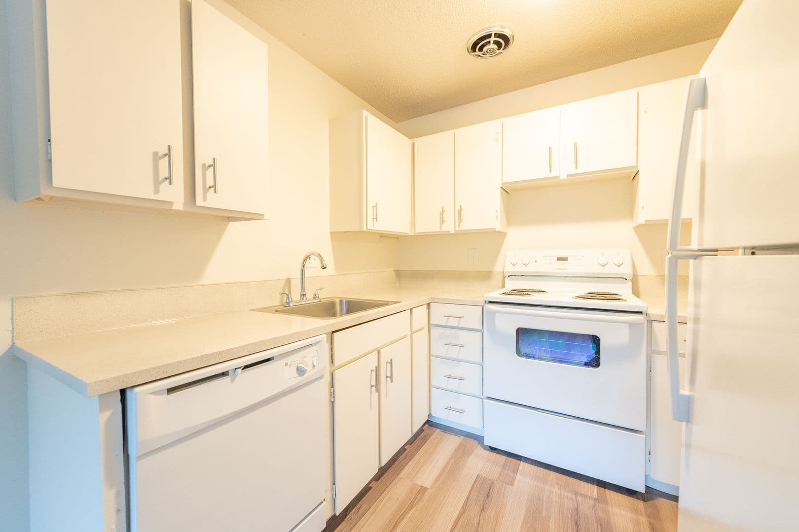Portland Apartment: 6225-6235 SW Burlingame