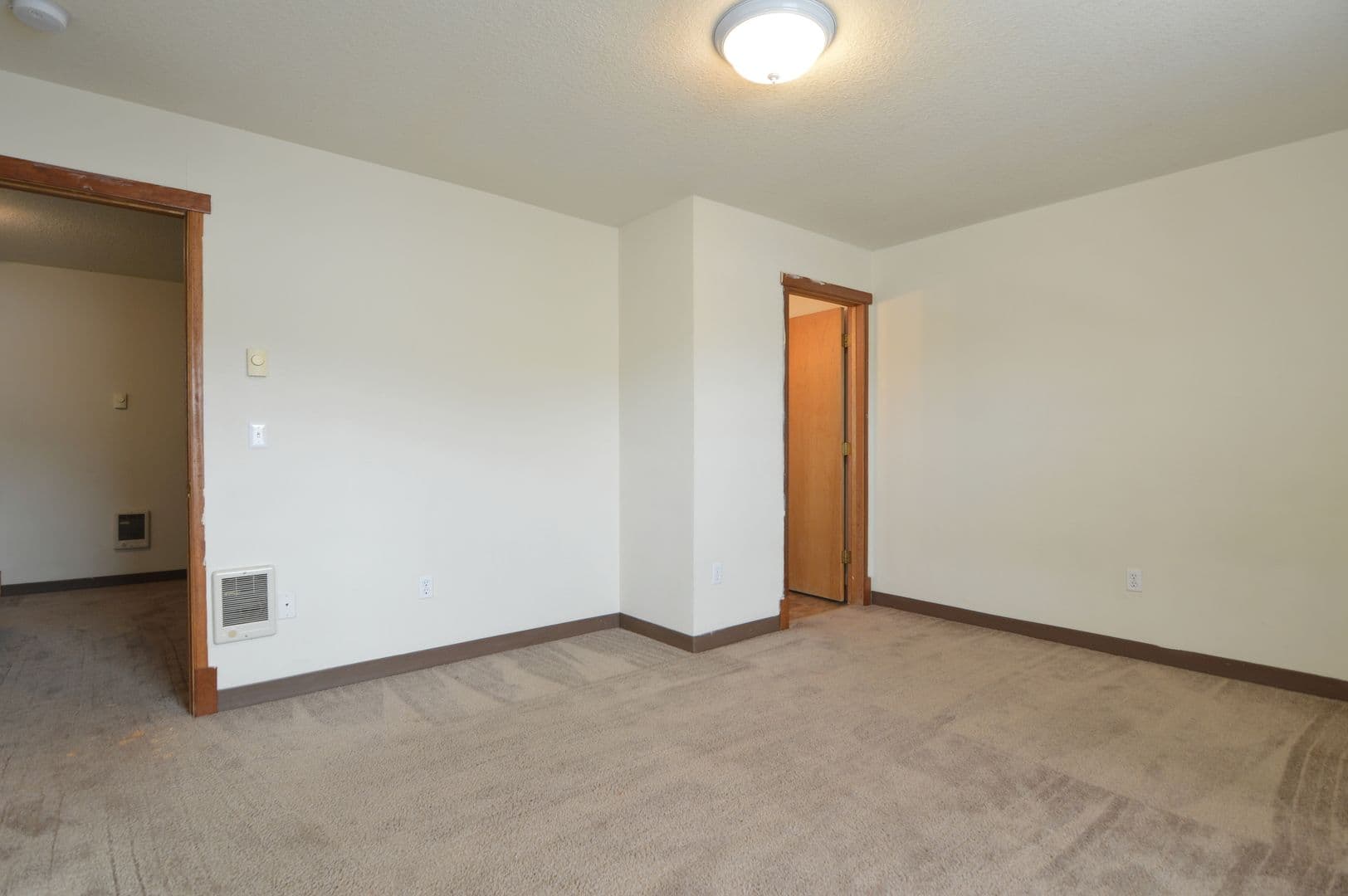 Portland Apartment: 12231-12233 SE Steele