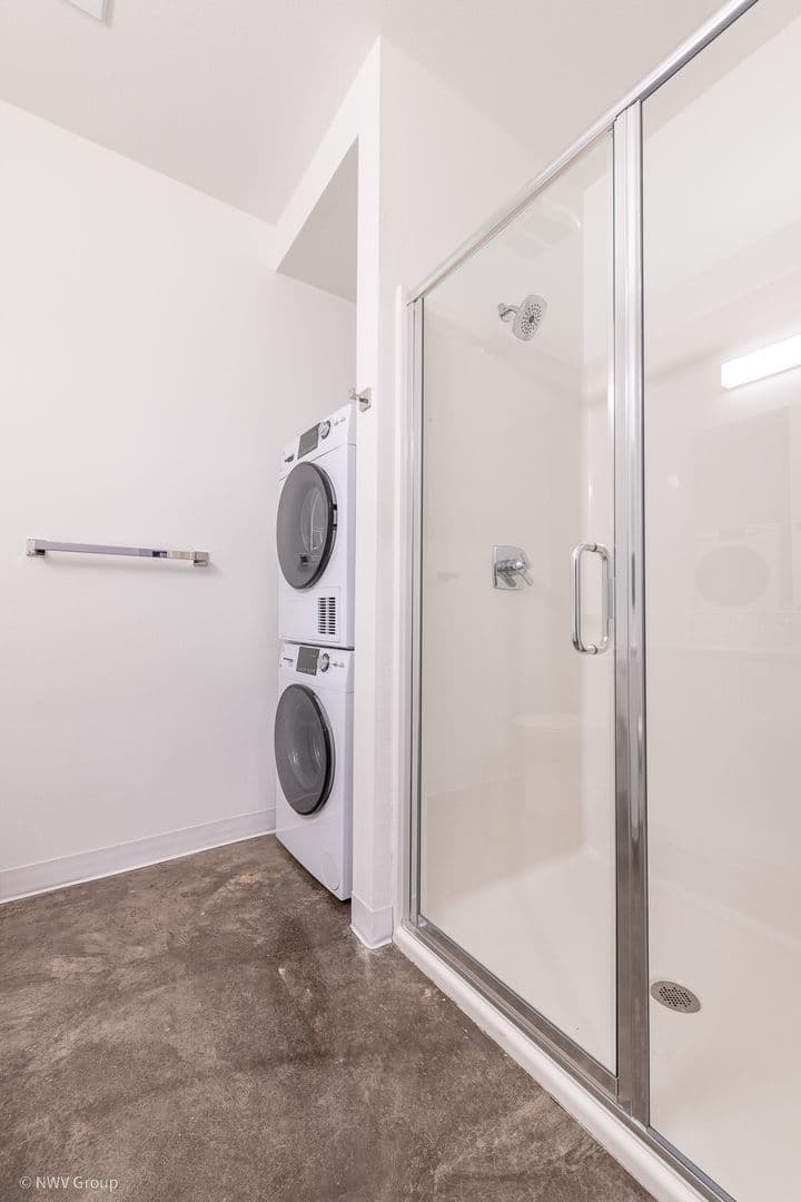 Portland Apartment: 8770 N Willamette