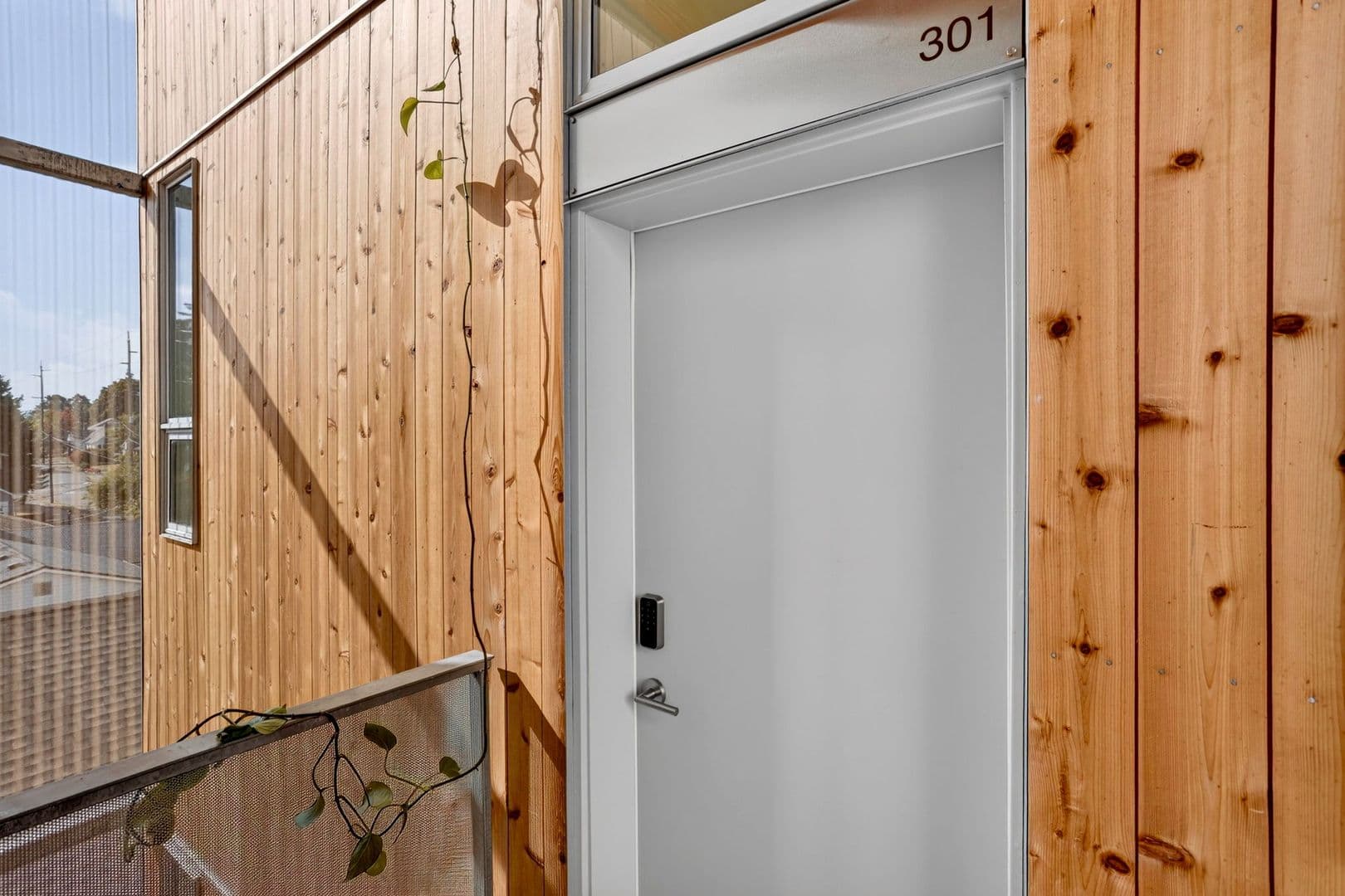 Portland Apartment: 7480 N Delaware
