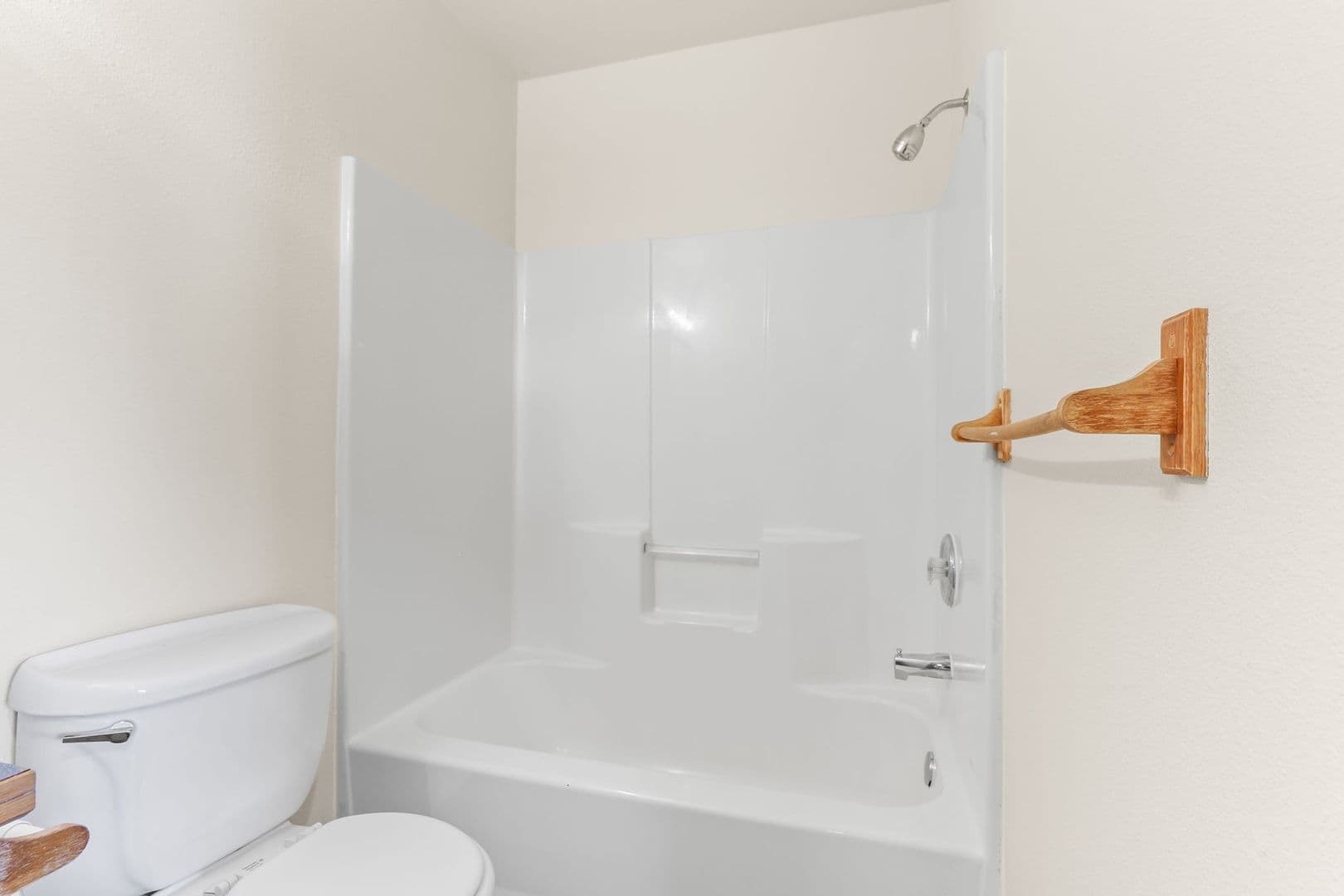 Portland Apartment: 2020 NE Rodney