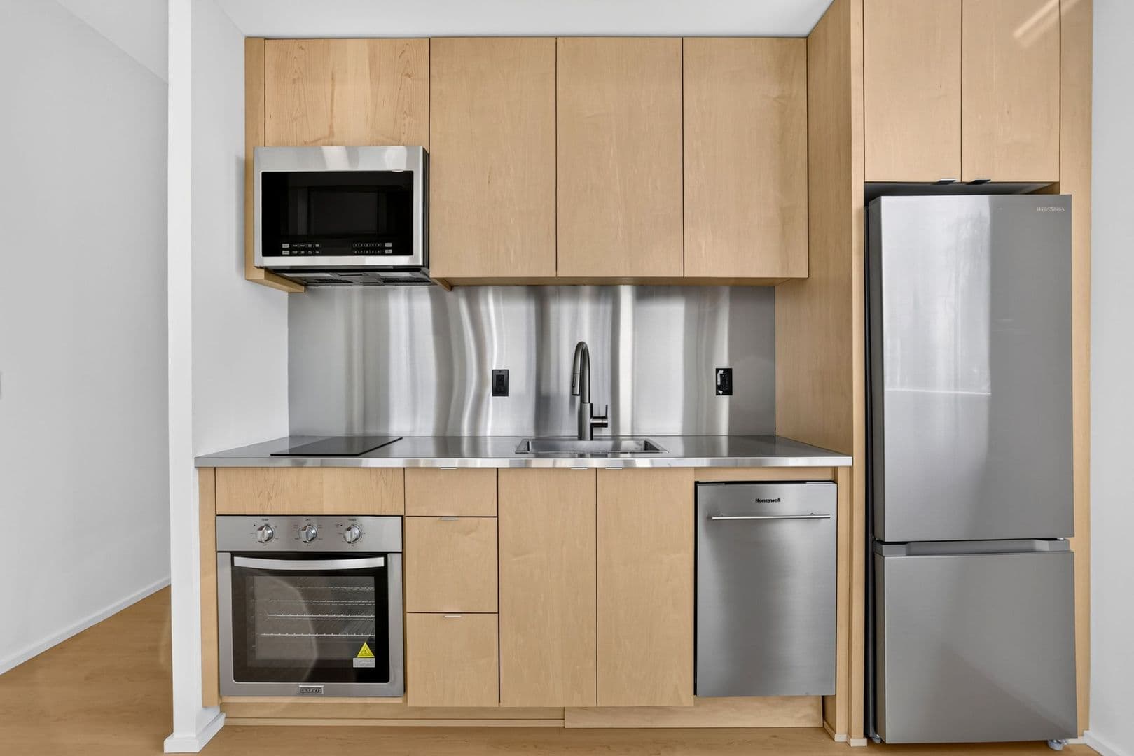 Portland Apartment: 7480 N Delaware