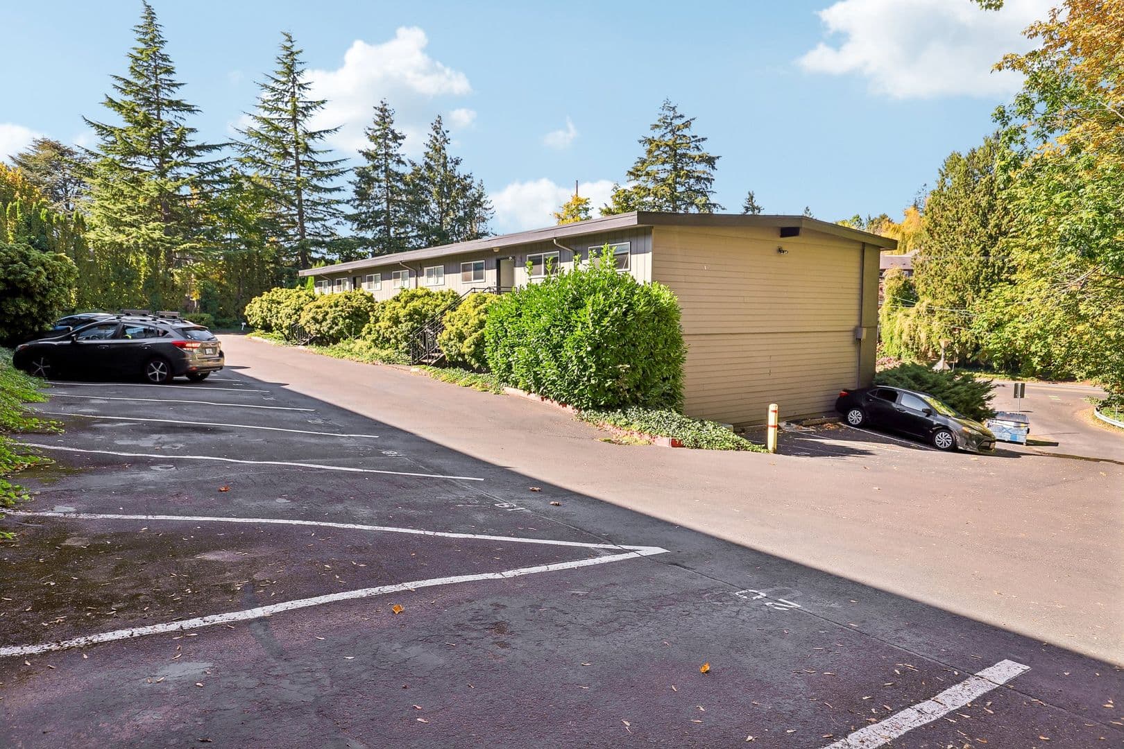 Portland Apartment: 6225-6235 SW Burlingame