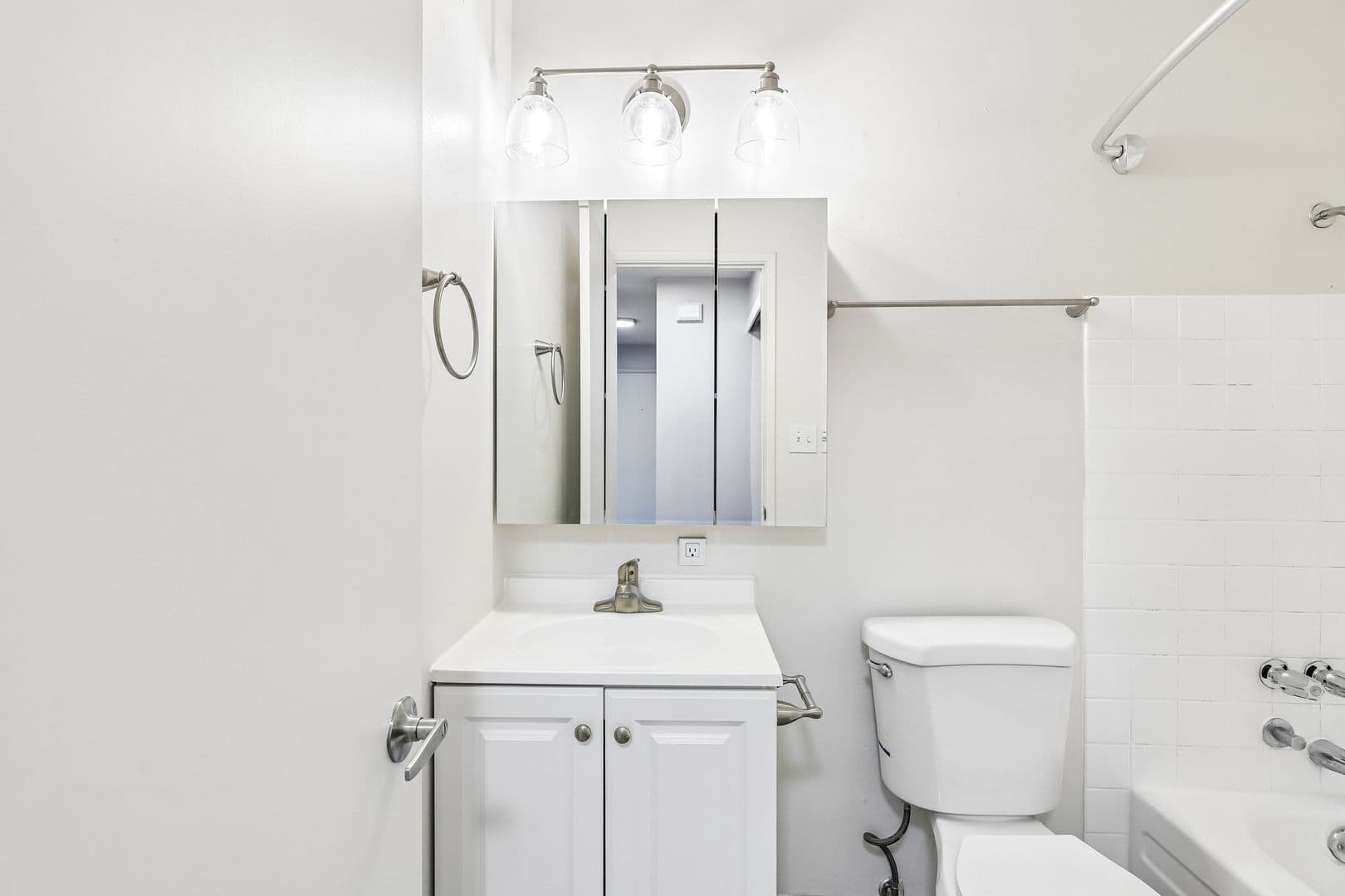 Portland Apartment: 6225-6235 SW Burlingame
