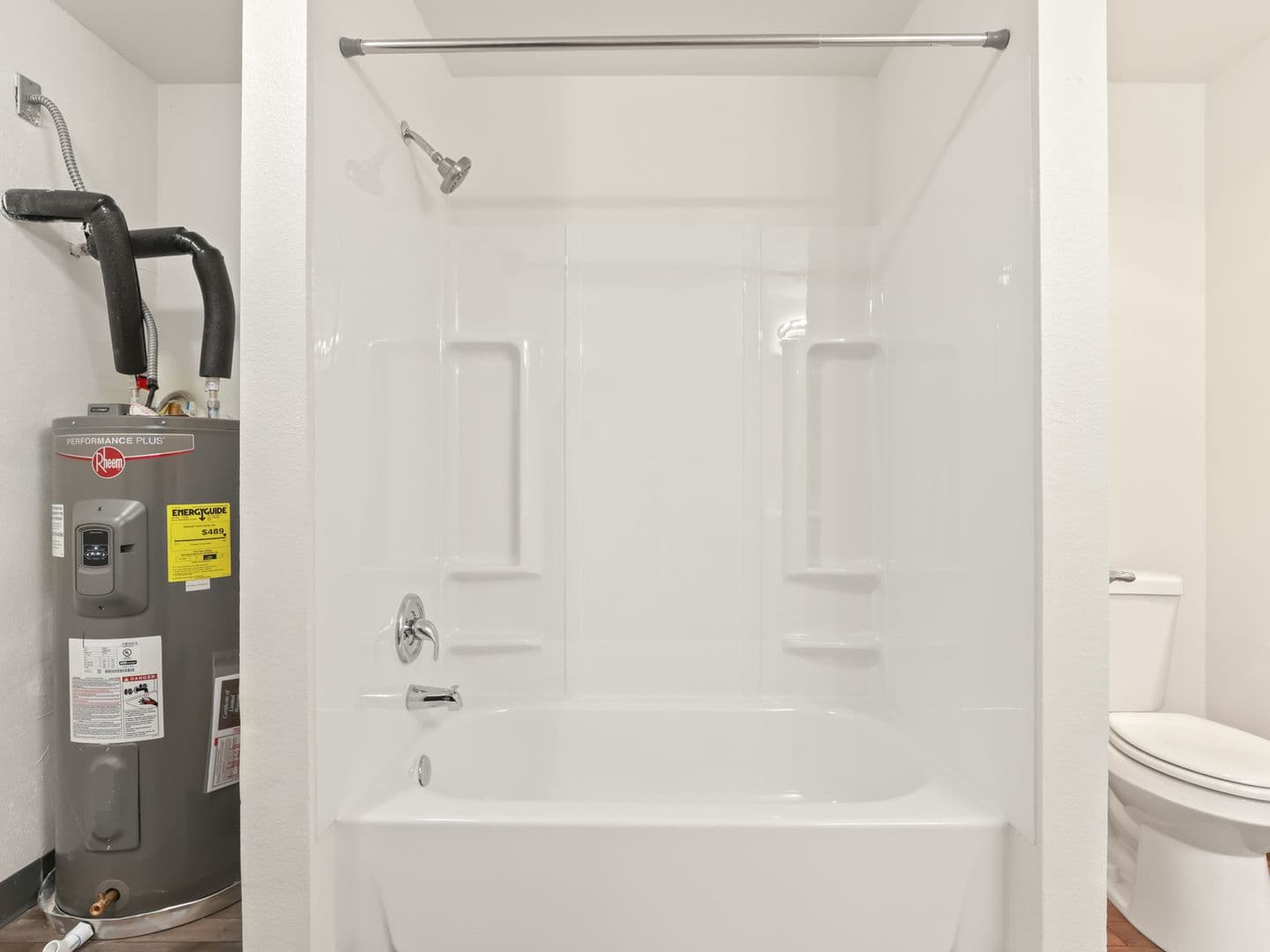 Portland Apartment: 13024 SE Tessa St