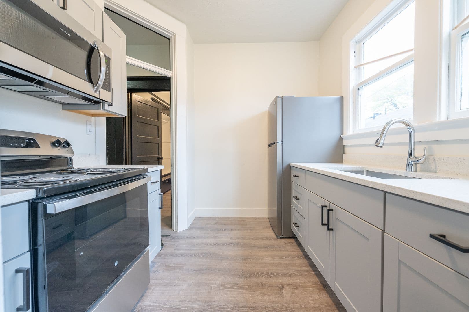 Portland Apartment: 2411-2417 NE Glisan