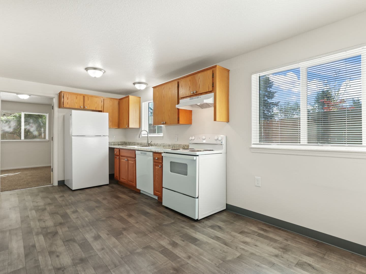 Portland Apartment: 13024 SE Tessa St