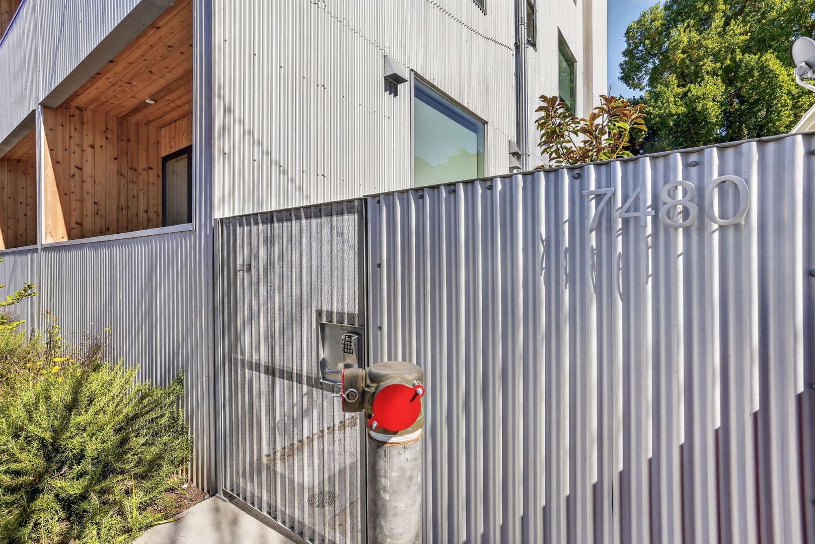 Portland Apartment: 7480 N Delaware