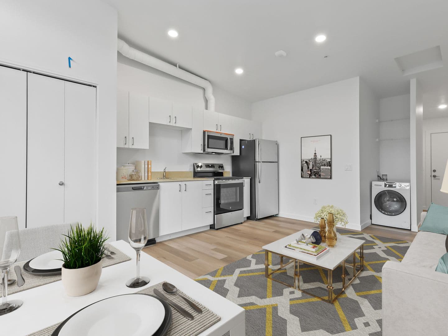 Portland Apartment: 311 NE Graham St
