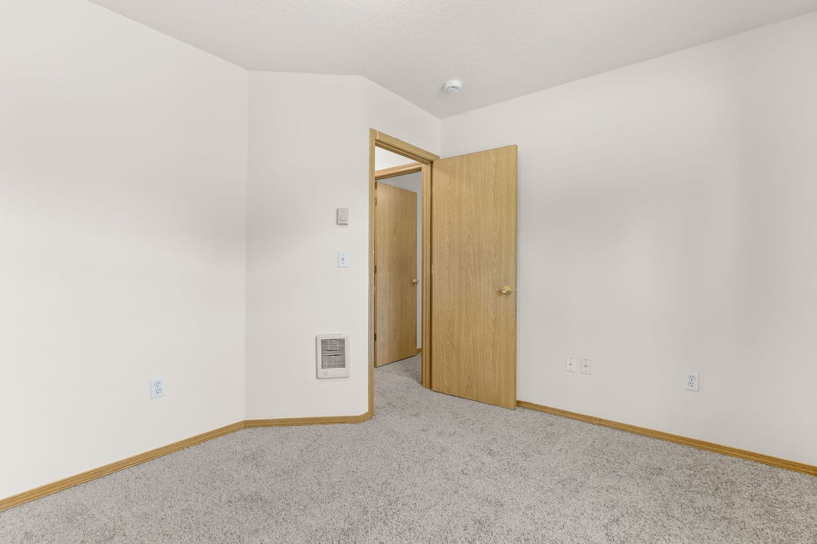 Portland Apartment: 2020 NE Rodney
