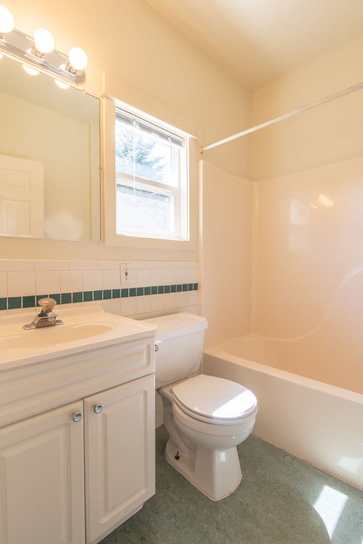 PORTLAND House: 1004 N. MASON