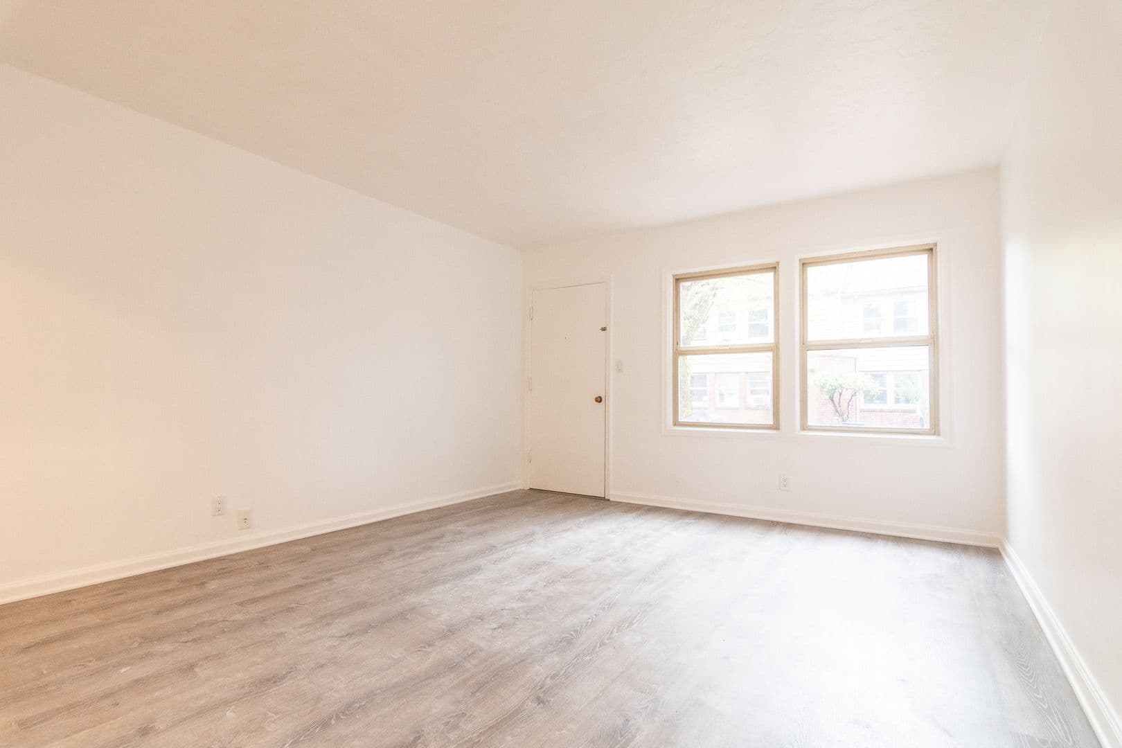 Portland Apartment: 4831-4841 E Burnside St
