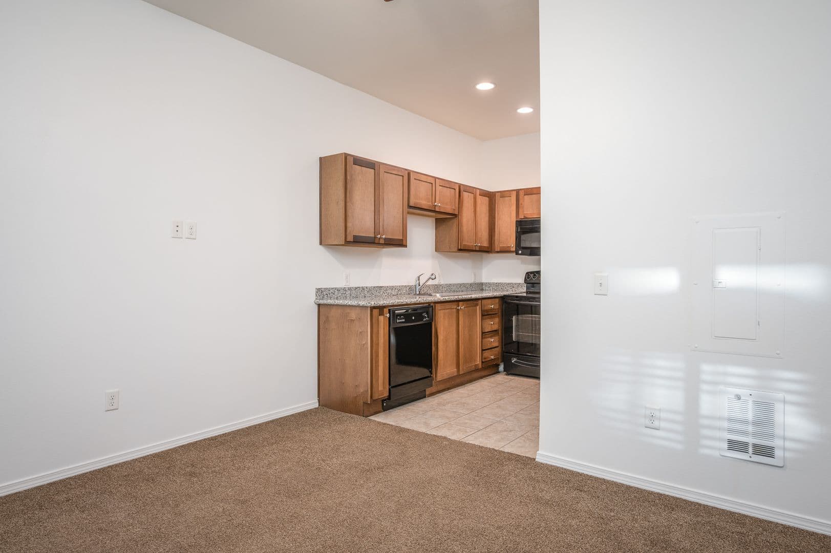 Portland Apartment: 455 NE 24th Ave