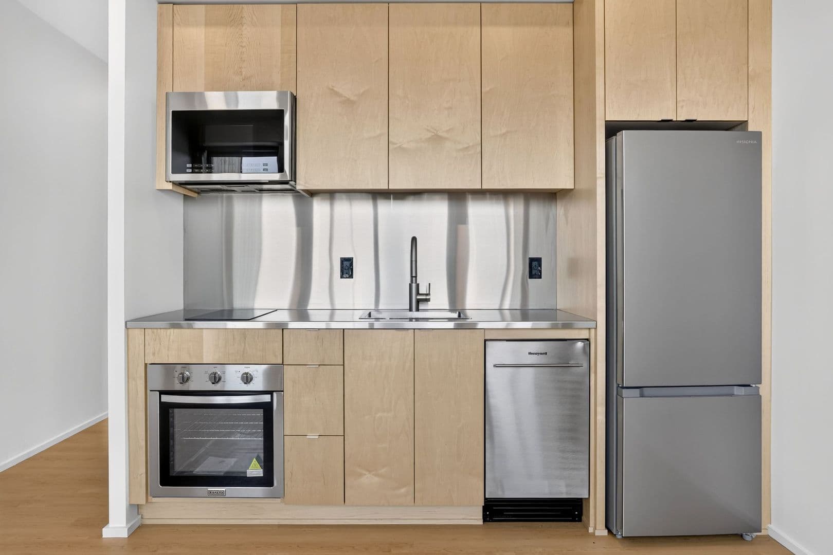 Portland Apartment: 7480 N Delaware