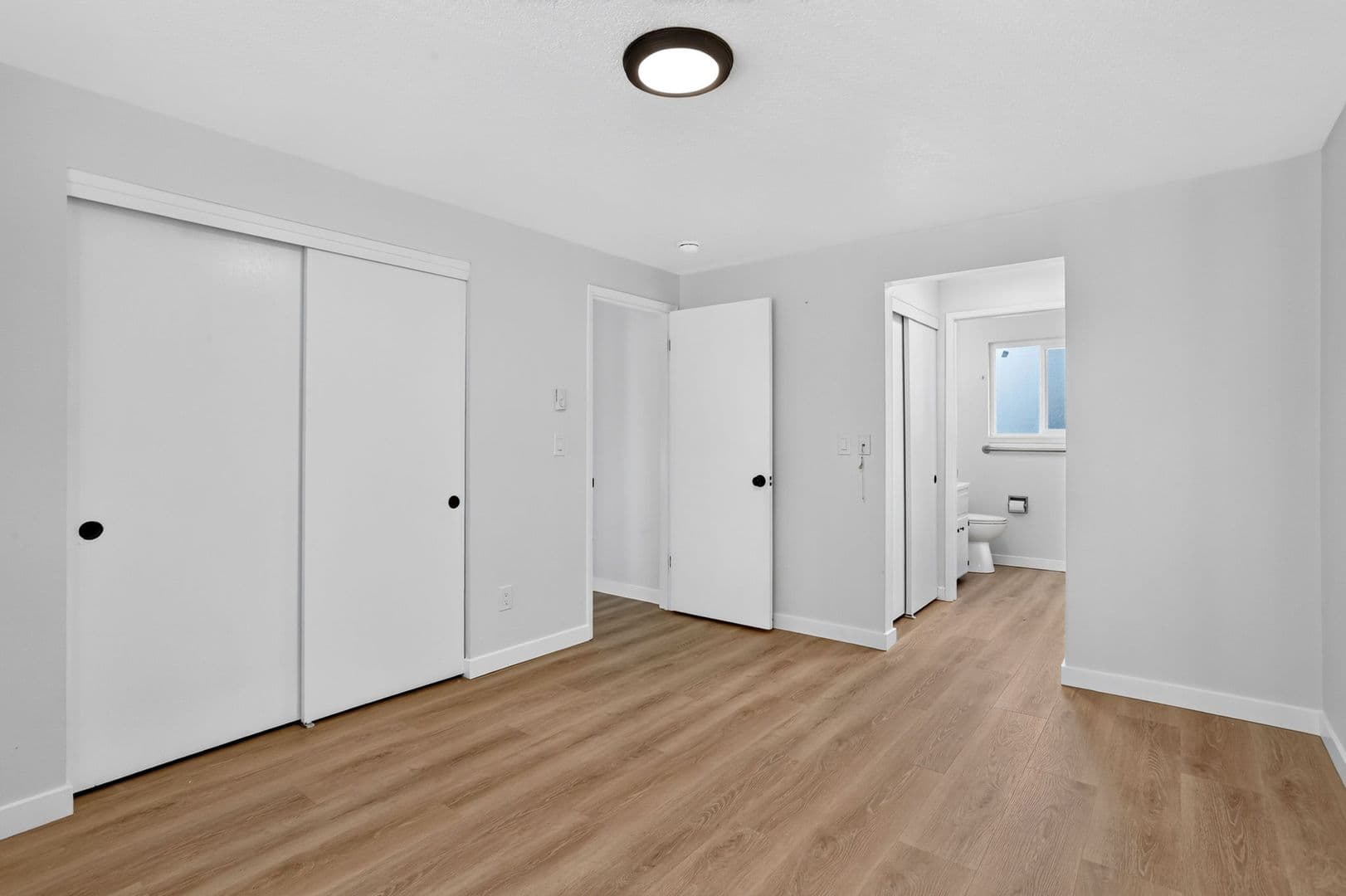 Sandy Apartment: 17170 Beers Ave