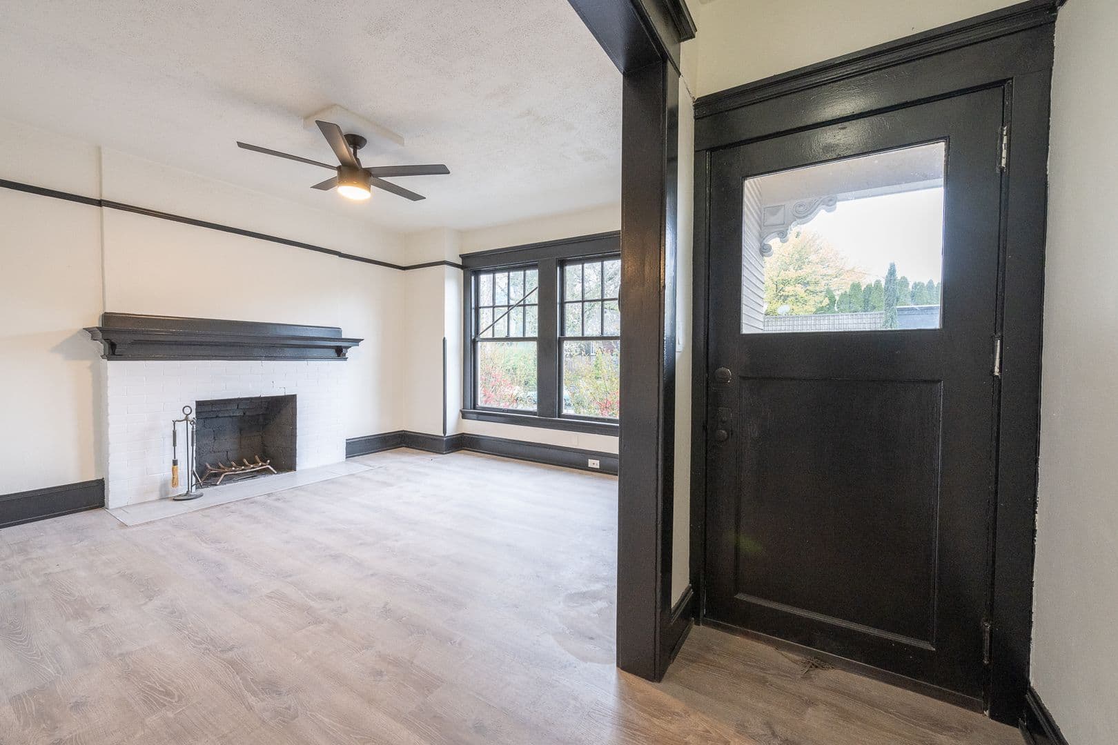 Portland Apartment: 2411-2417 NE Glisan
