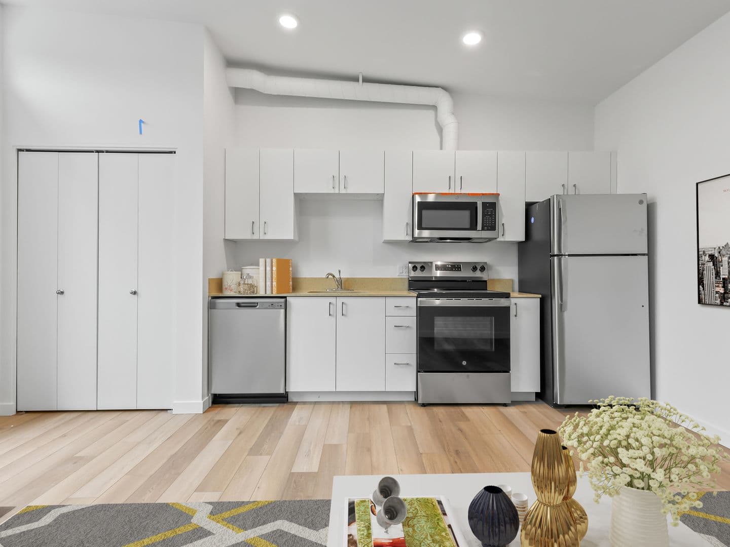 Portland Apartment: 311 NE Graham St