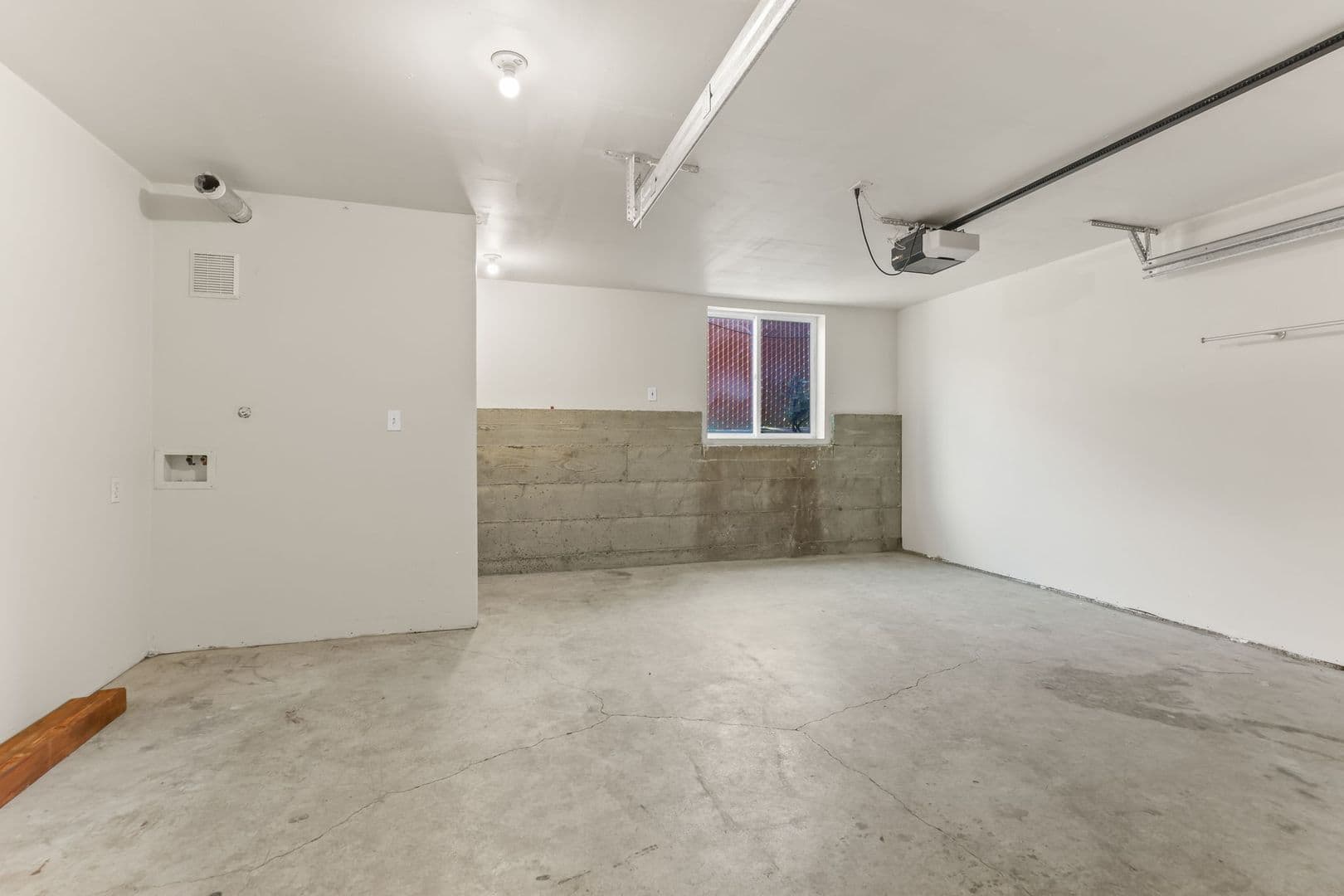 Portland Apartment: 2020 NE Rodney