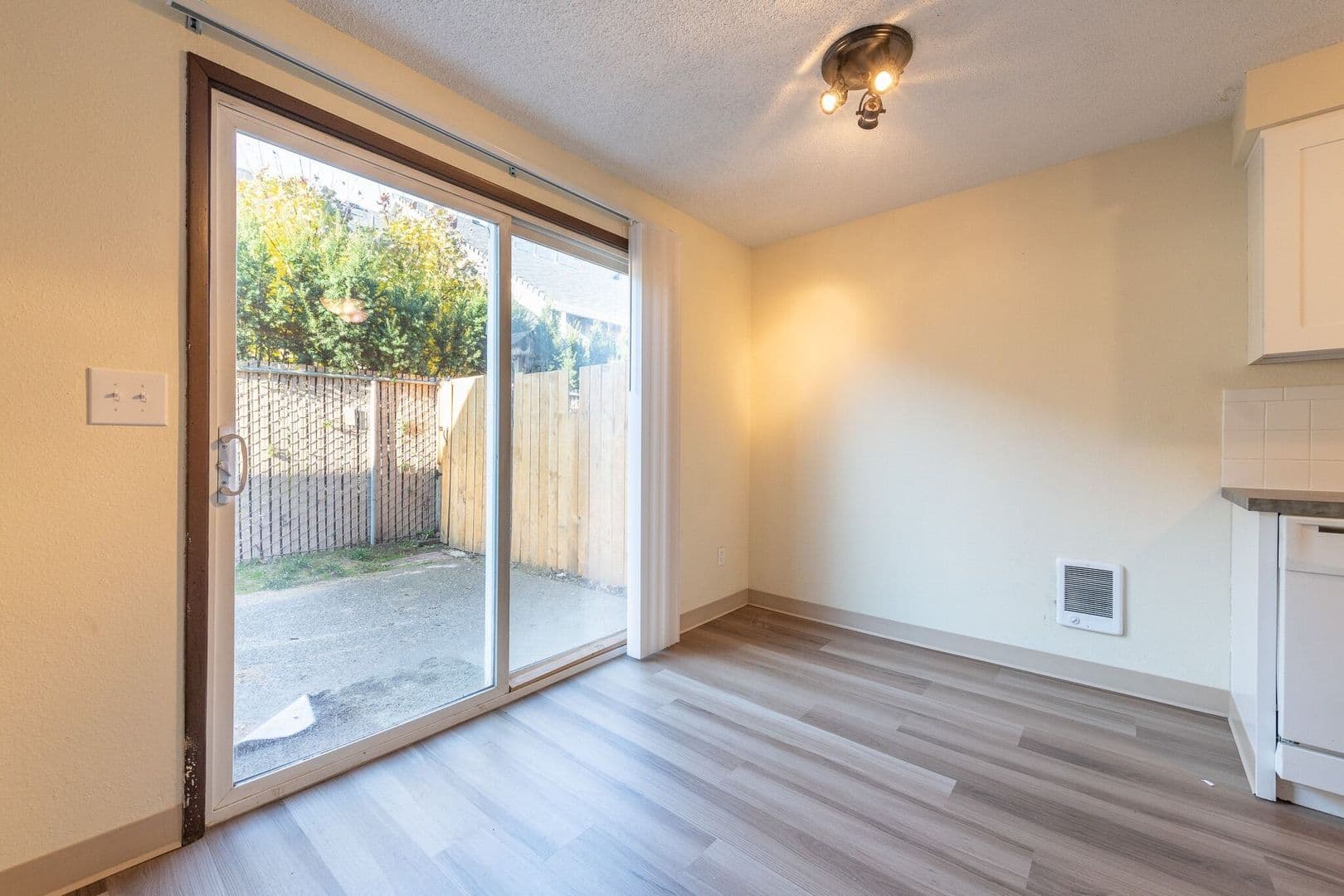 Milwaukie Apartment: 15500 SE East Ave