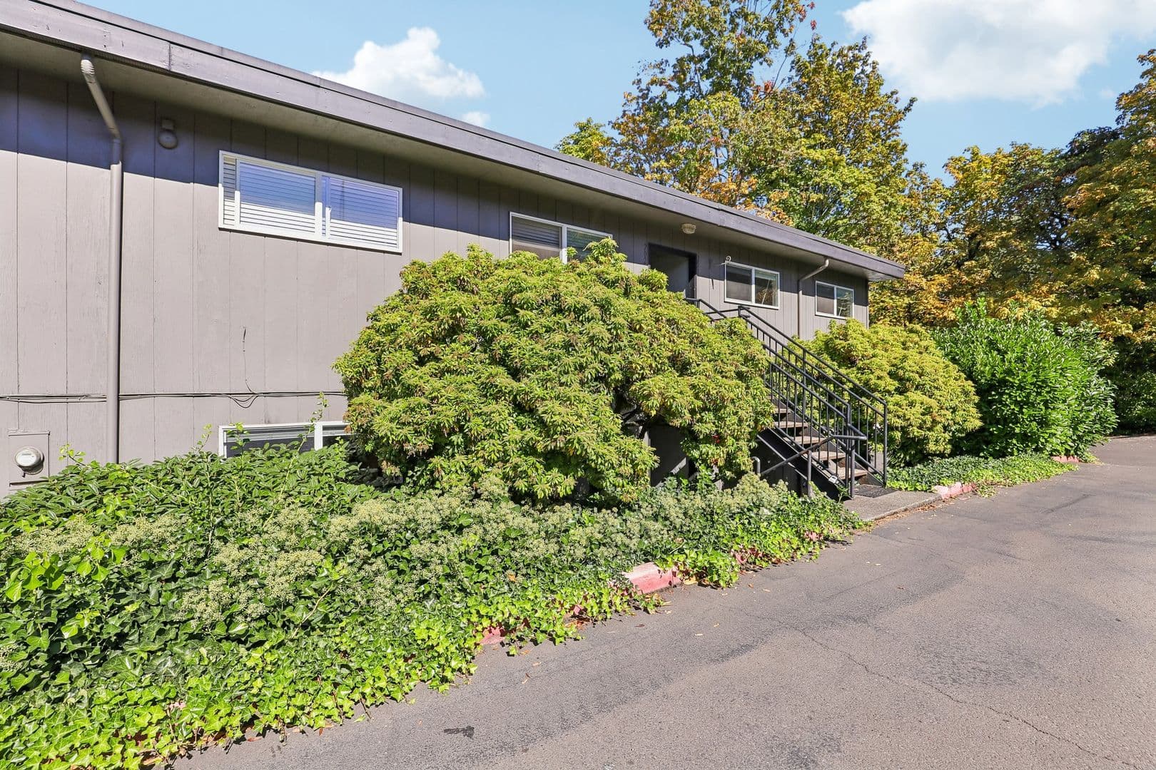 Portland Apartment: 6225-6235 SW Burlingame