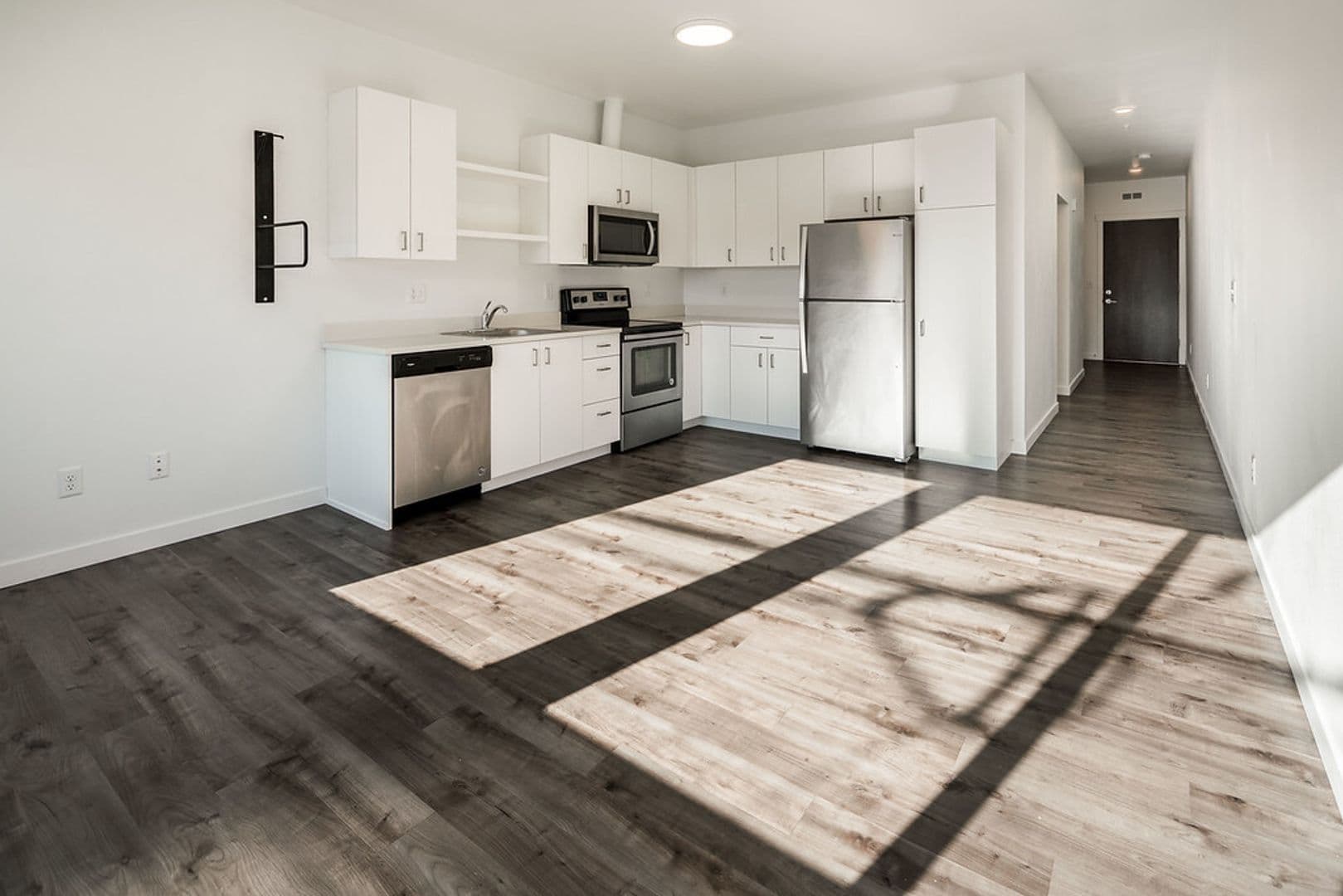Portland Apartment: 5401 SE Woodstock Blvd