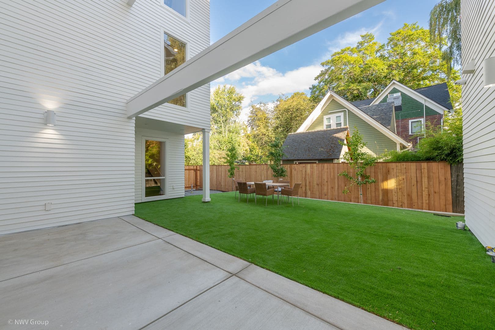 Portland Apartment: 8770 N Willamette