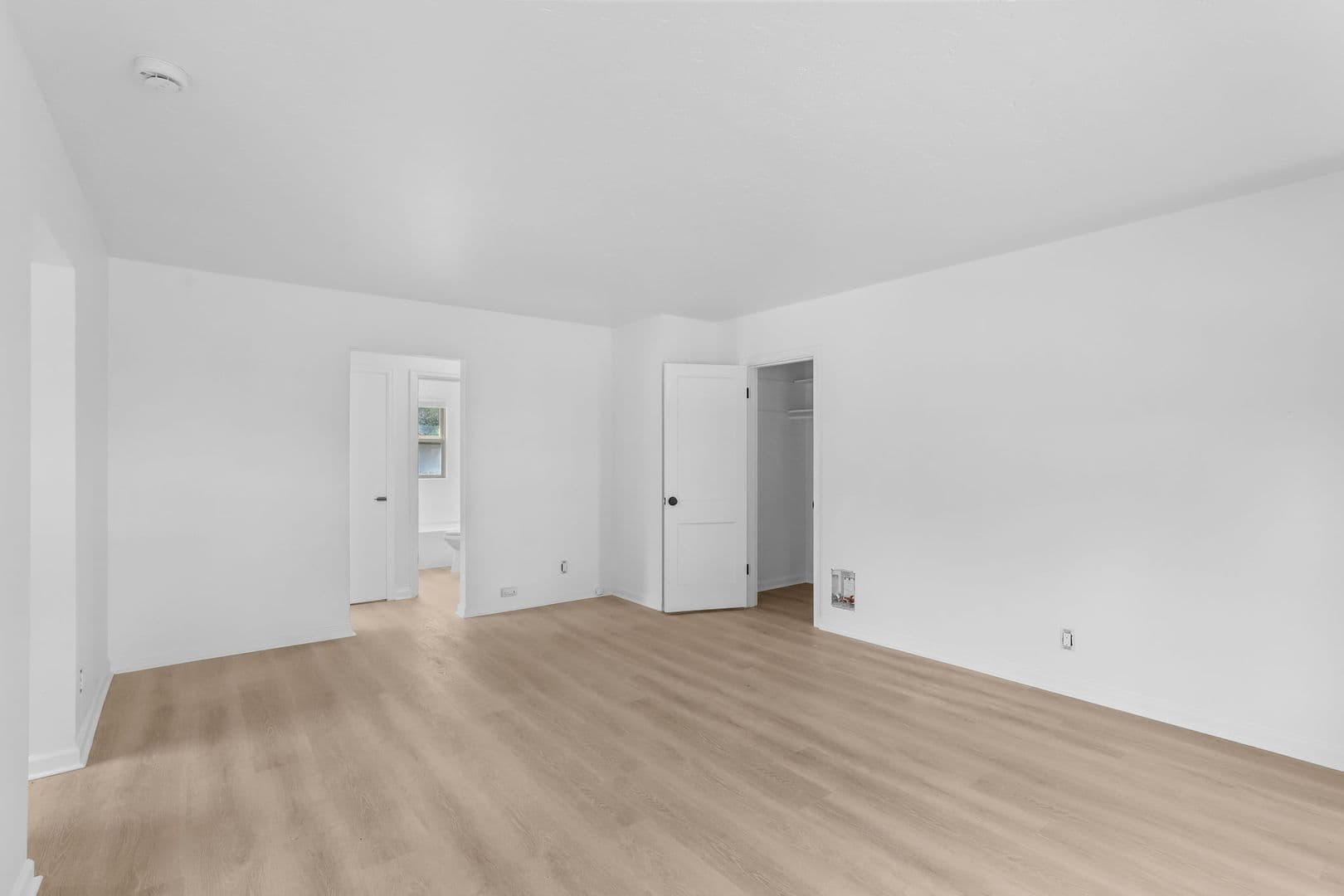 Portland Apartment: 4831-4841 E Burnside St