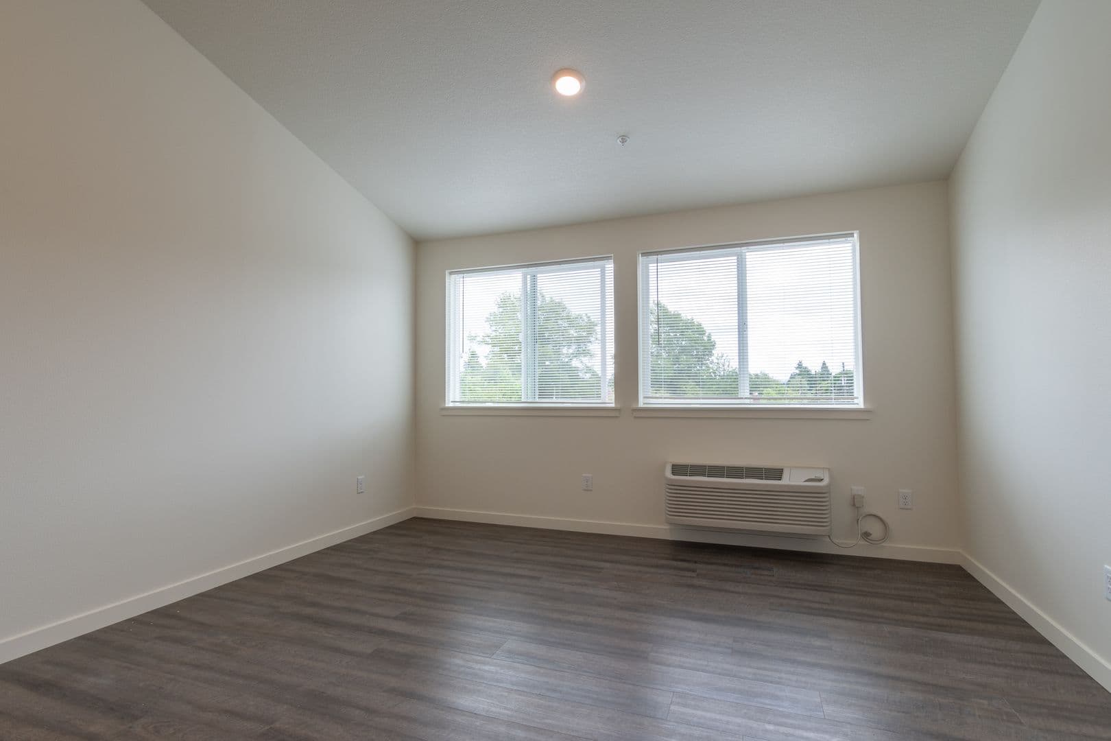 Portland Apartment: 2630 NE Dekum