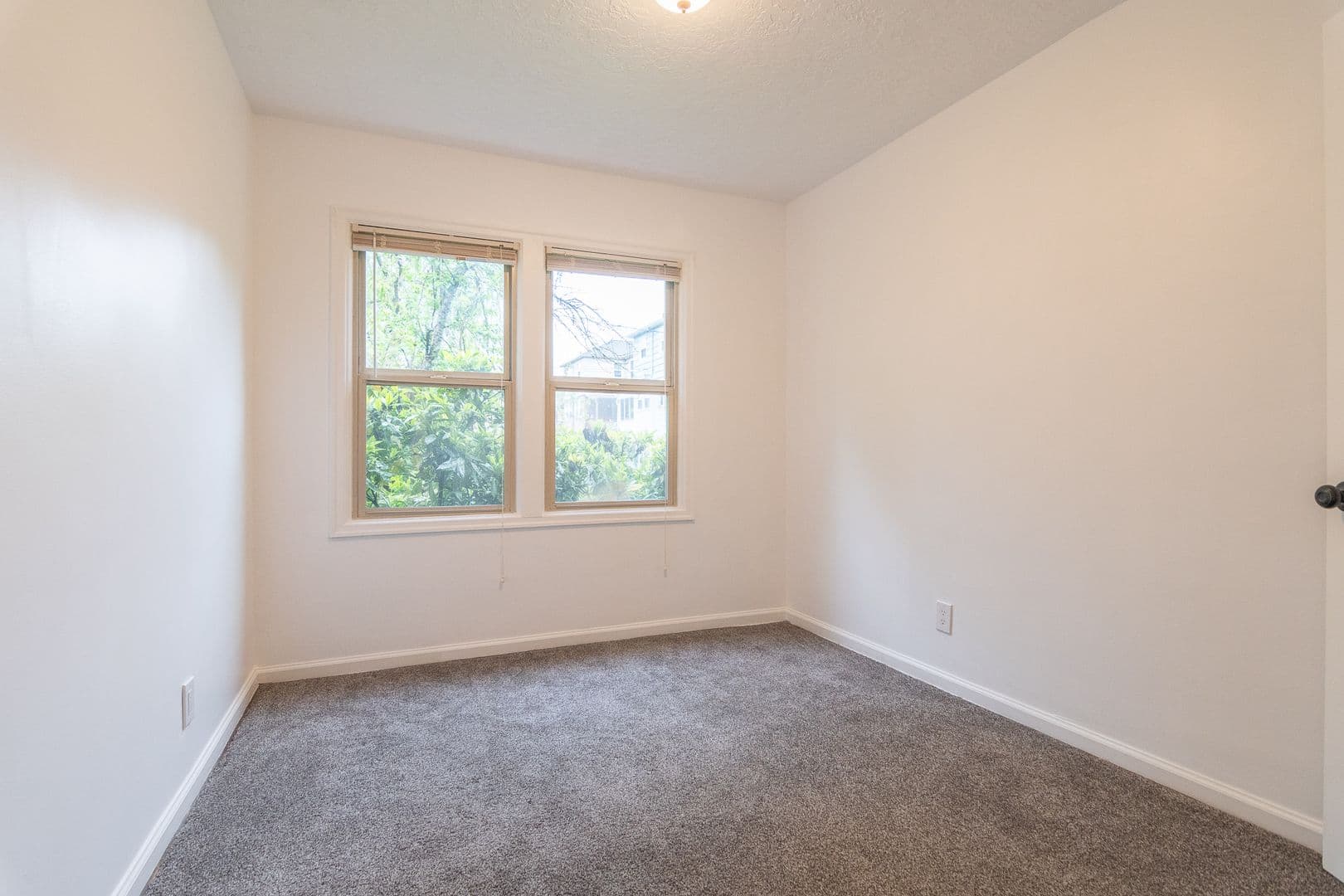 Portland Apartment: 4831-4841 E Burnside St