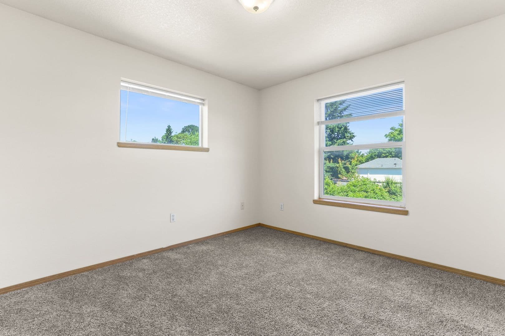 Portland Apartment: 2020 NE Rodney