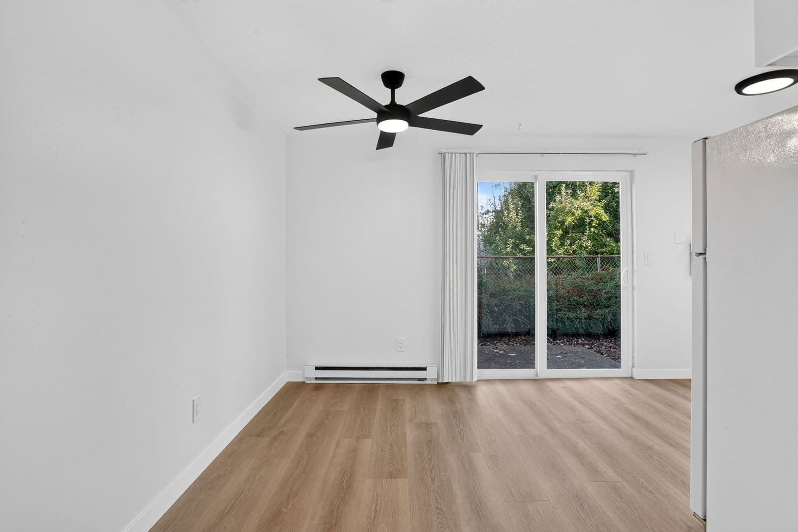 Sandy Apartment: 17170 Beers Ave