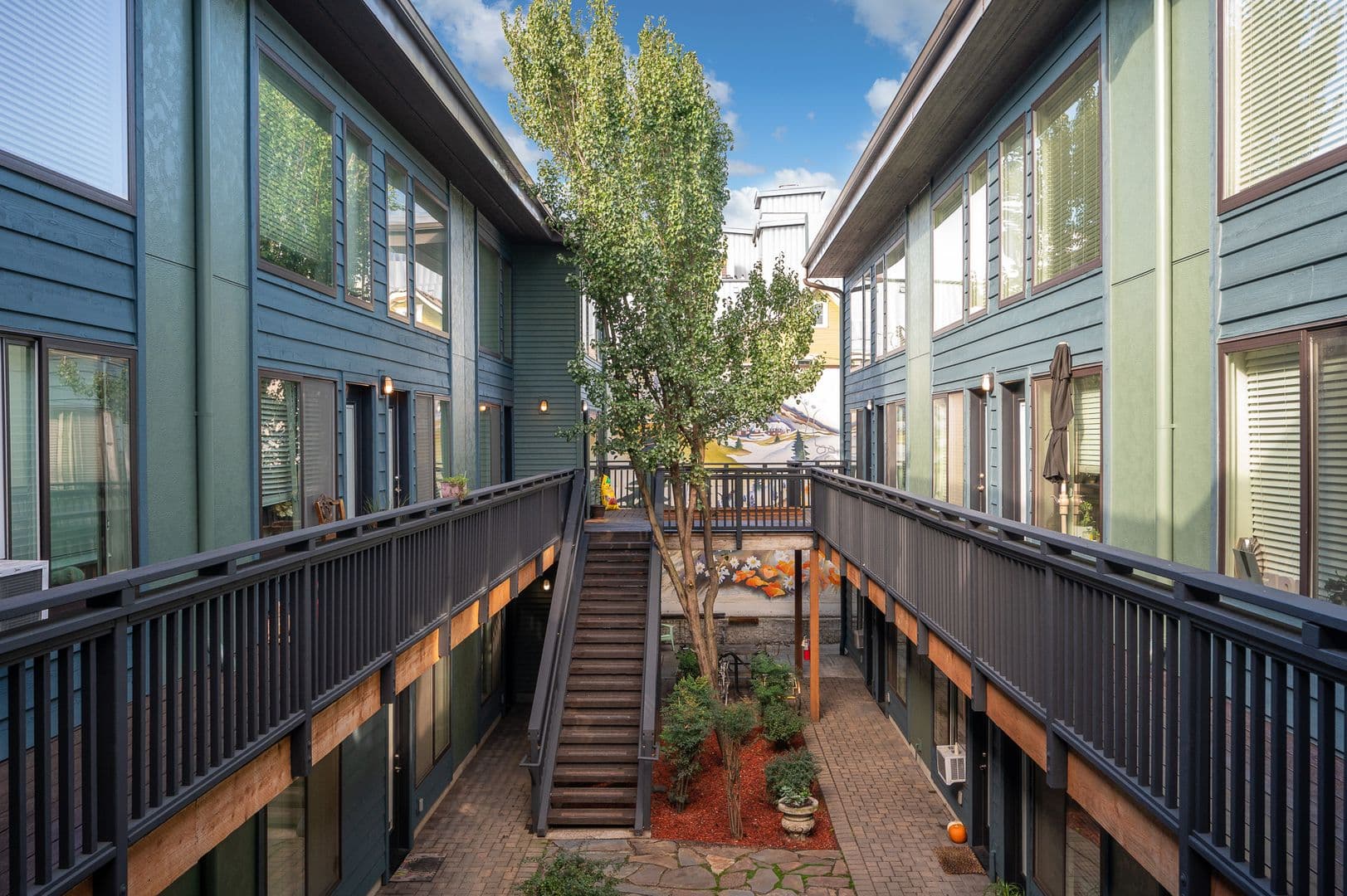 Portland Apartment: 455 NE 24th Ave