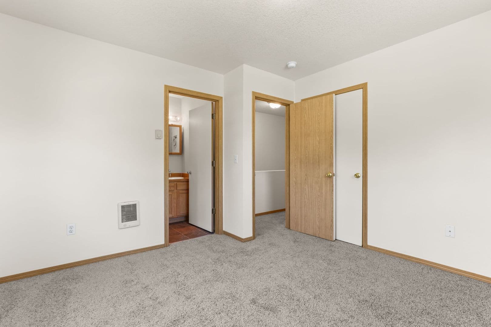 Portland Apartment: 2020 NE Rodney