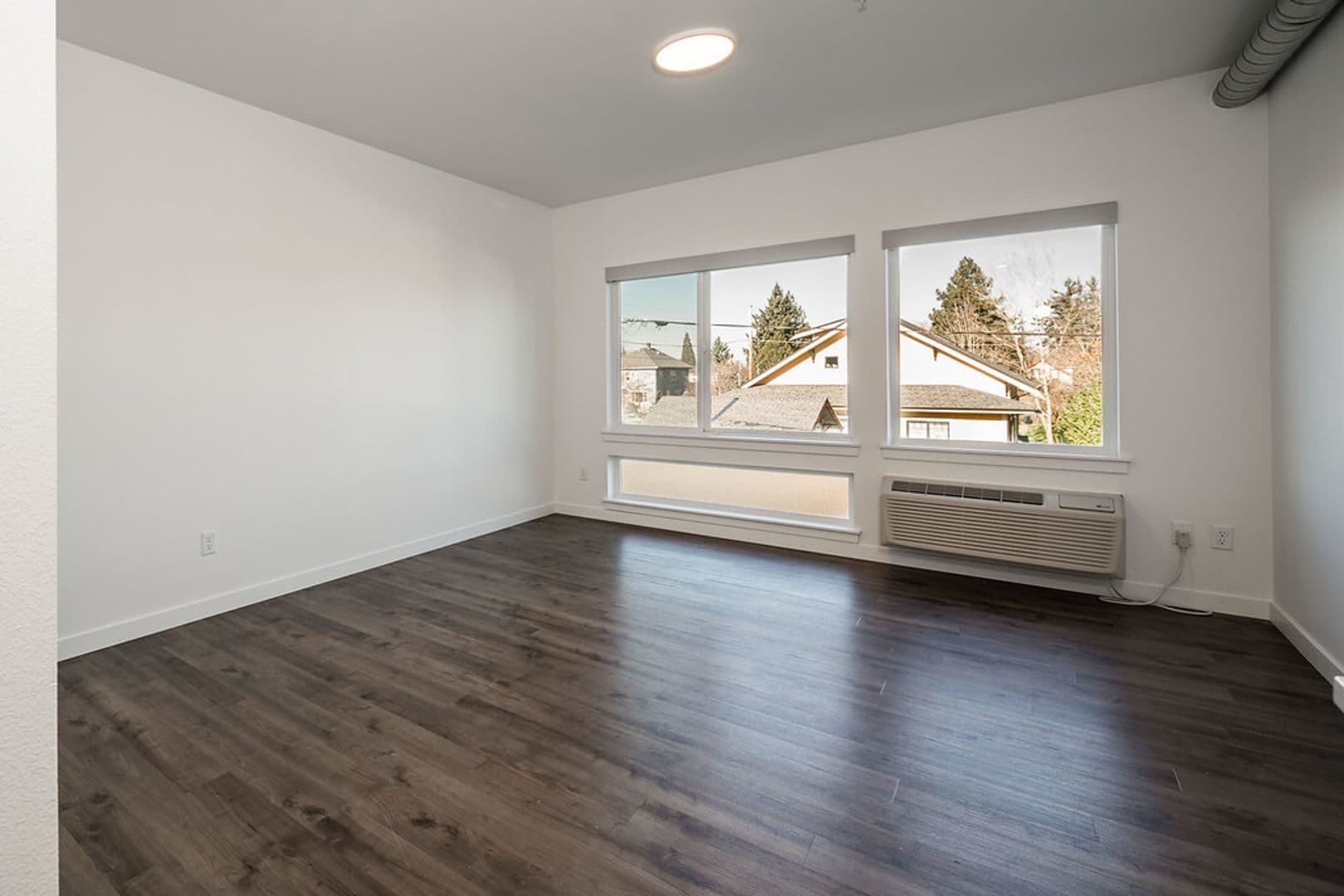 Portland Apartment: 5401 SE Woodstock Blvd