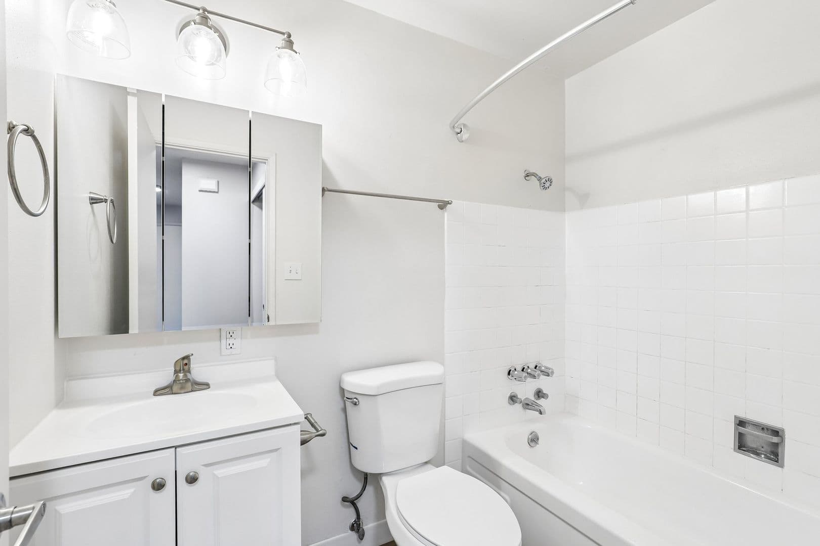 Portland Apartment: 6225-6235 SW Burlingame