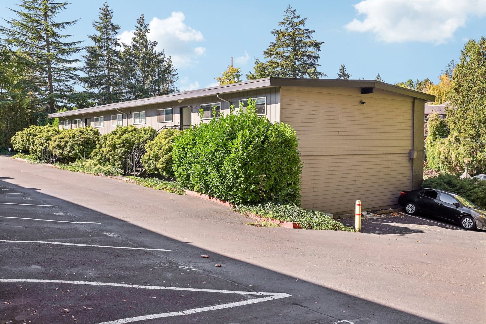 Portland Apartment: 6225-6235 SW Burlingame