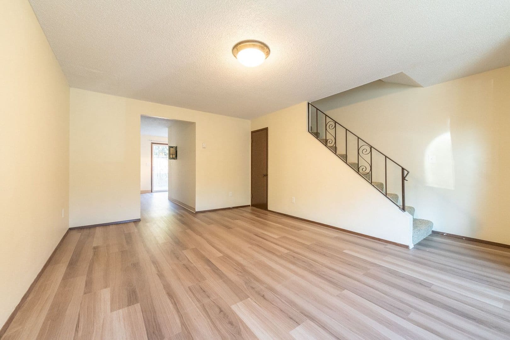 Milwaukie Apartment: 15500 SE East Ave