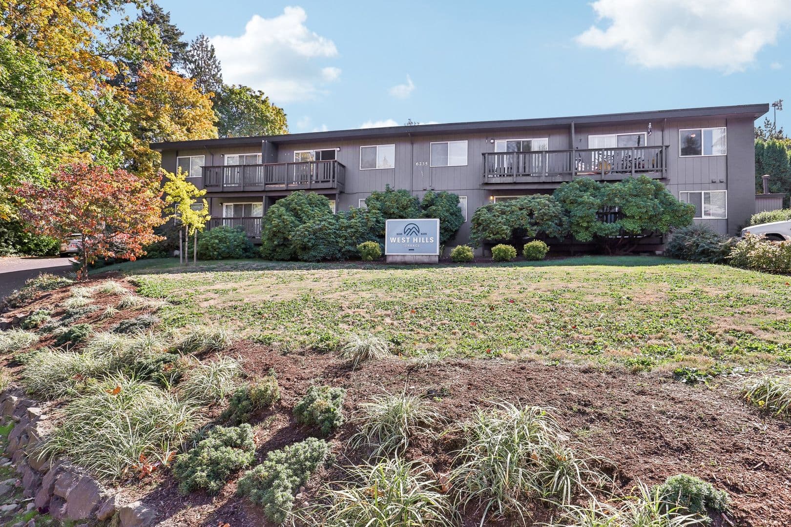 Portland Apartment: 6225-6235 SW Burlingame