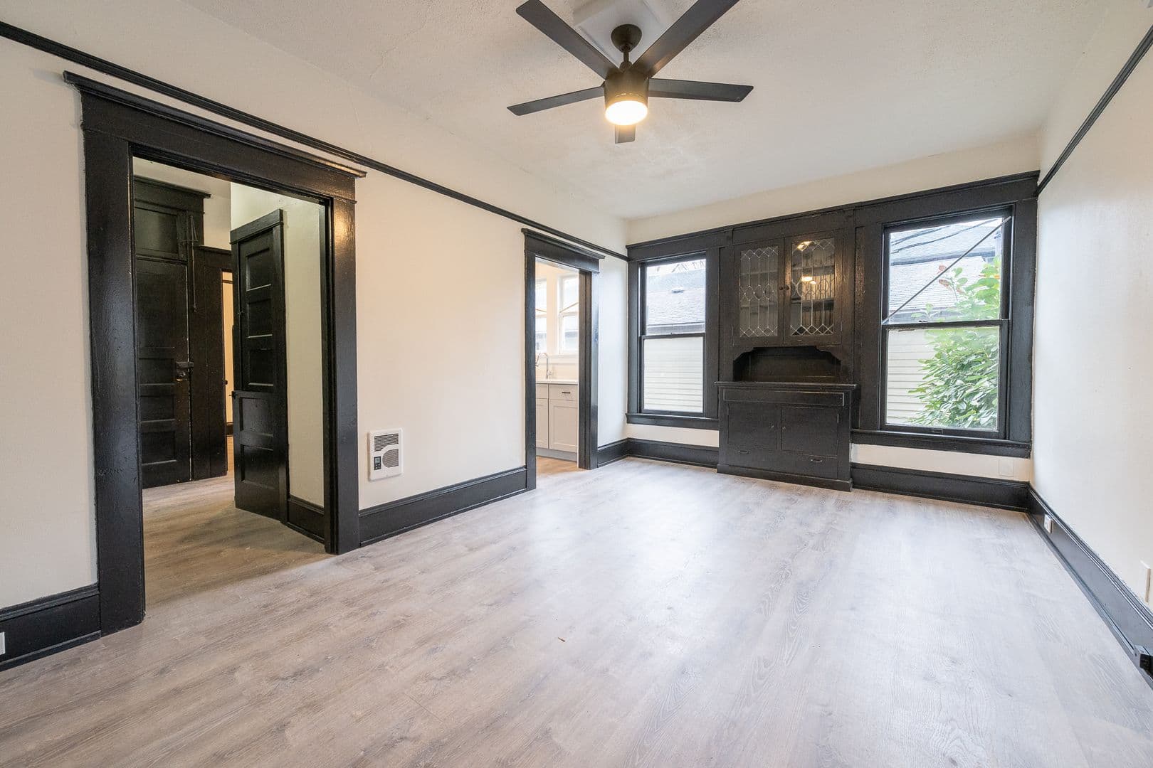 Portland Apartment: 2411-2417 NE Glisan