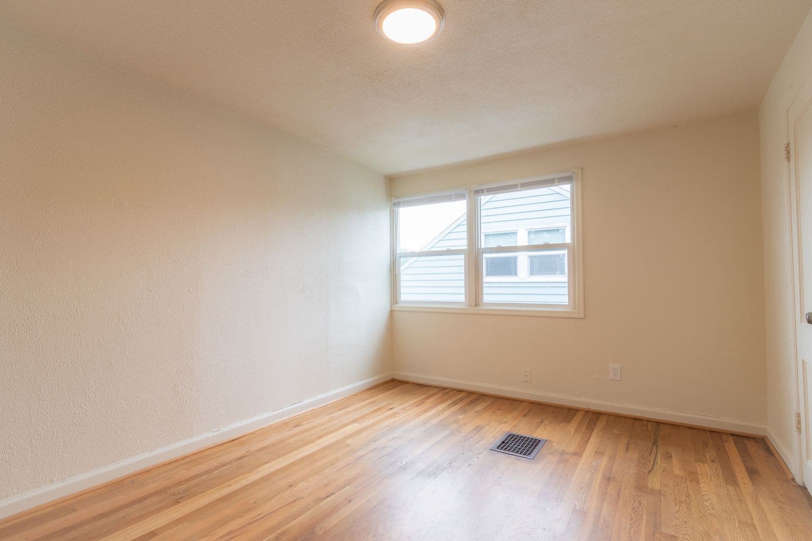 PORTLAND Apartment: 5412-5420 NE 9th