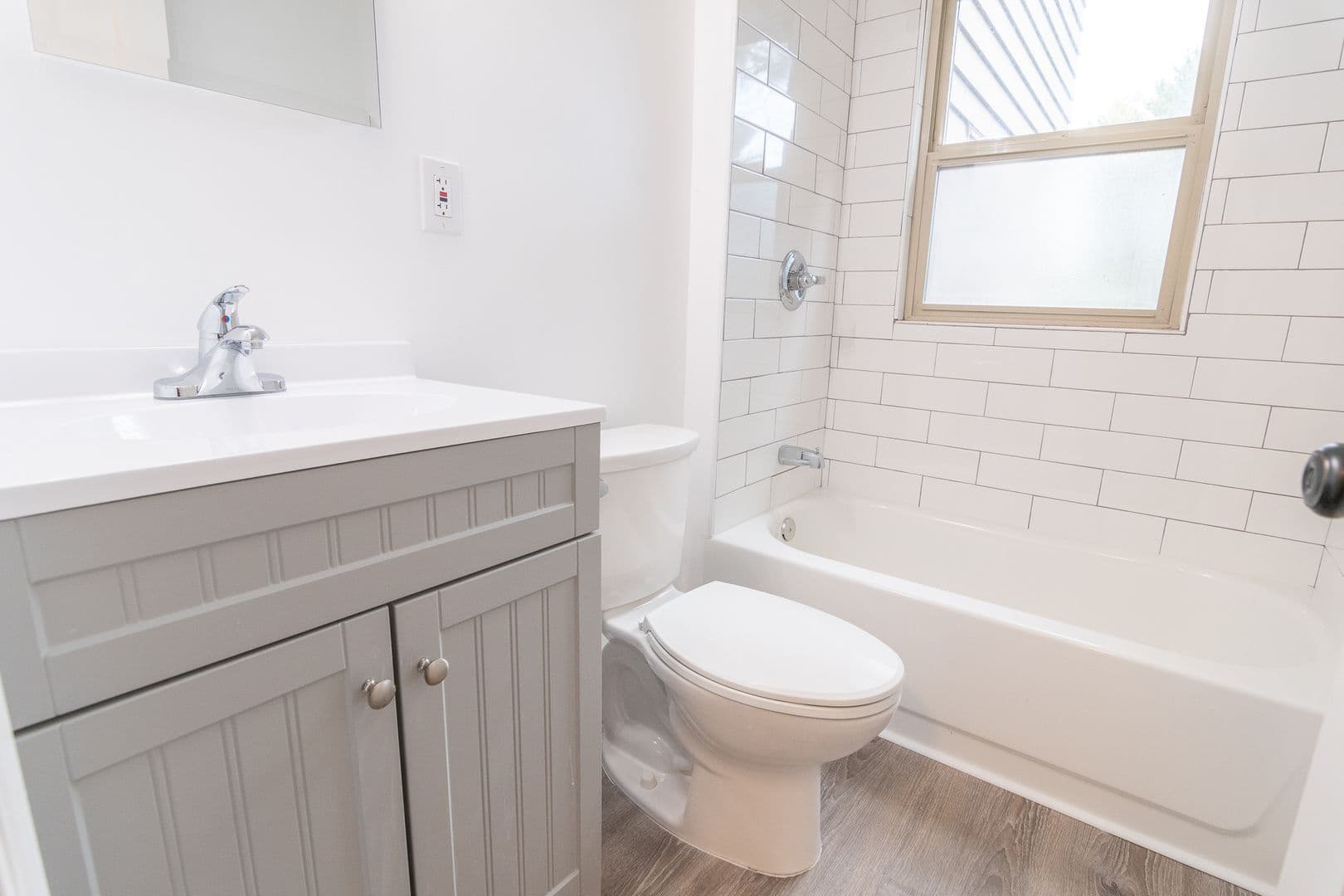 Portland Apartment: 4831-4841 E Burnside St