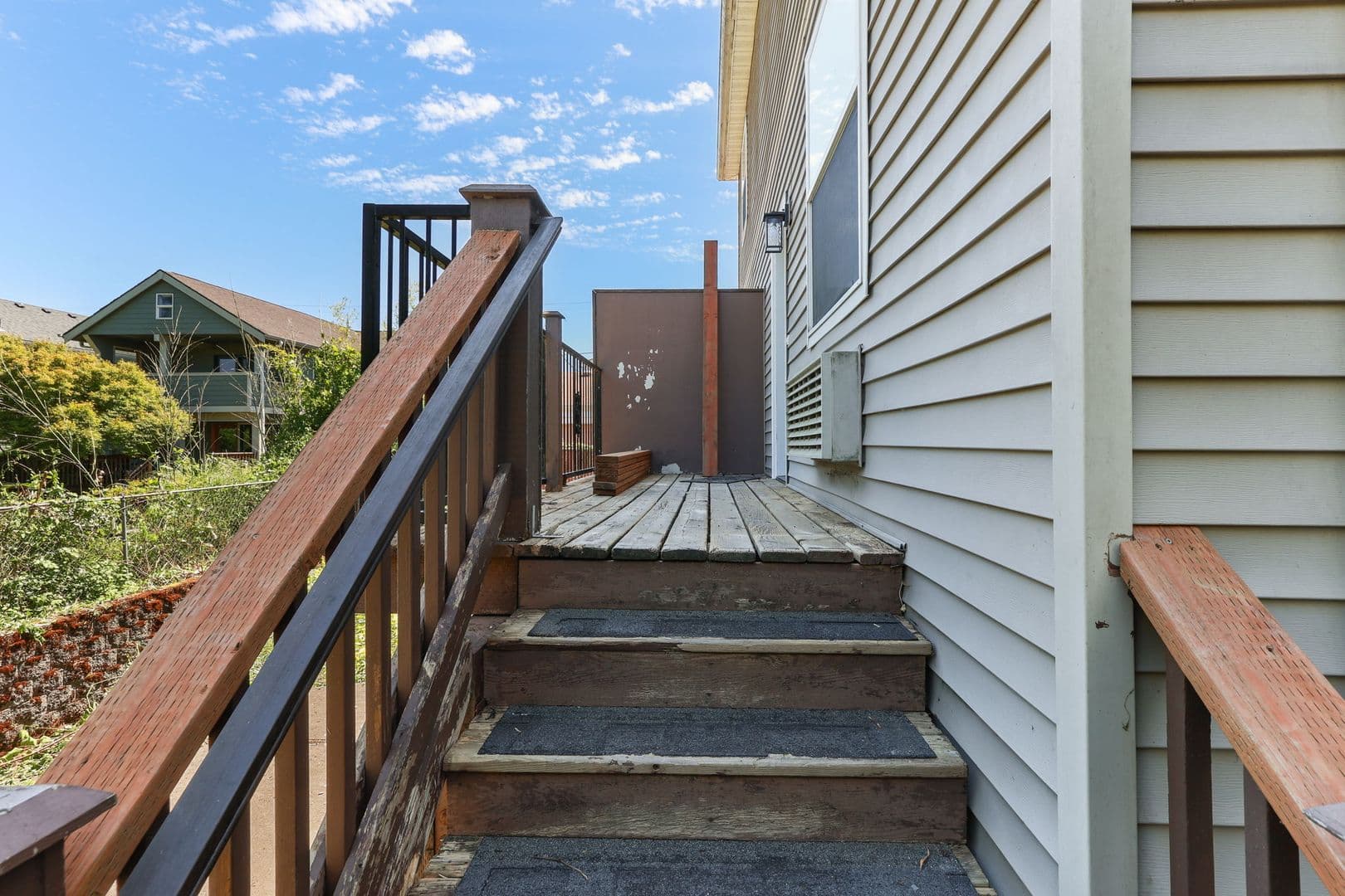 Portland Apartment: 2020 NE Rodney