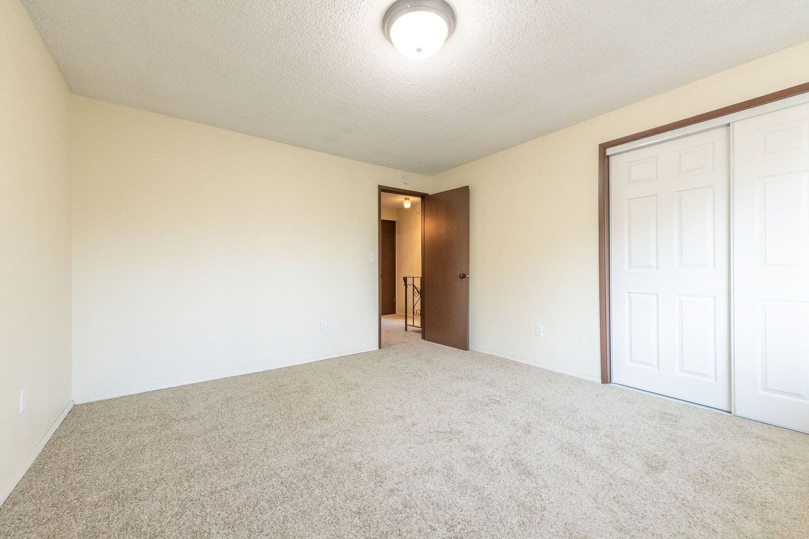 Milwaukie Apartment: 15500 SE East Ave